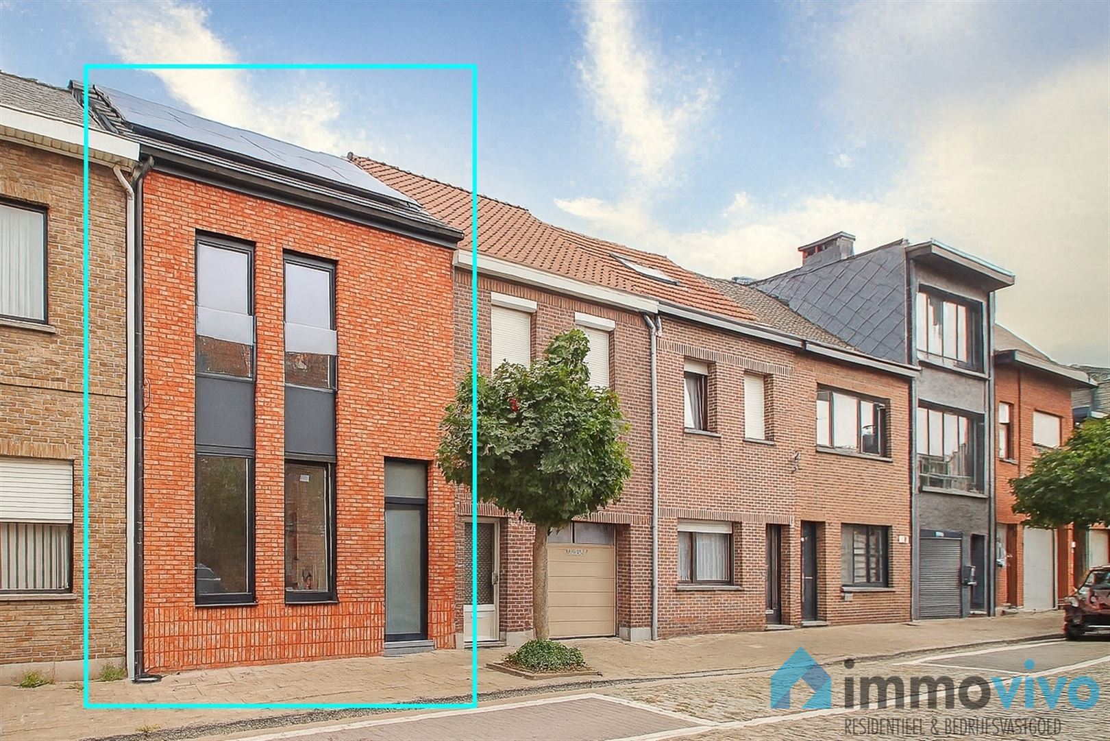 Instapklare, volledig gerenoveerde woning met zonnepanelen in Niel. foto {{pictureIndex}}