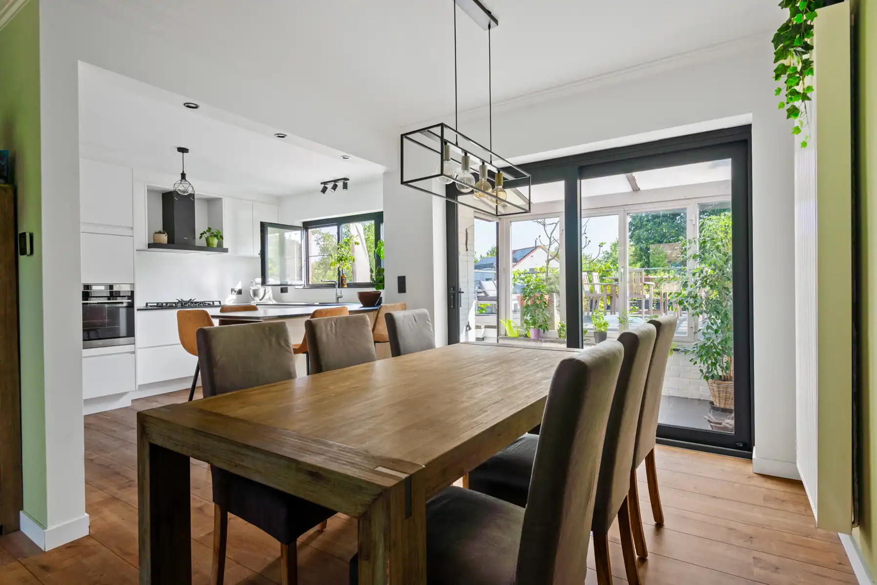 Ruime instapklare beletagewoning met bijna 250 m² bewoonbare oppervlakte, rustgevende tuin én dakterras foto 5
