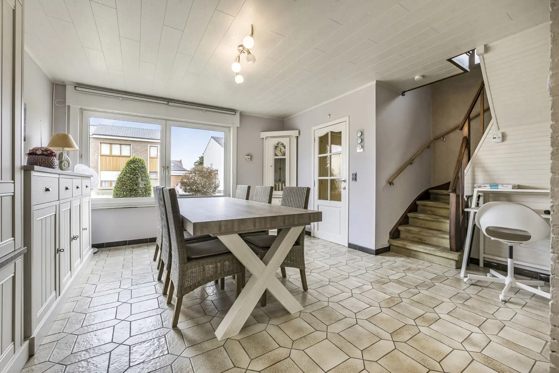 Woning met 3 slaapkamers, tuin en garage foto 4