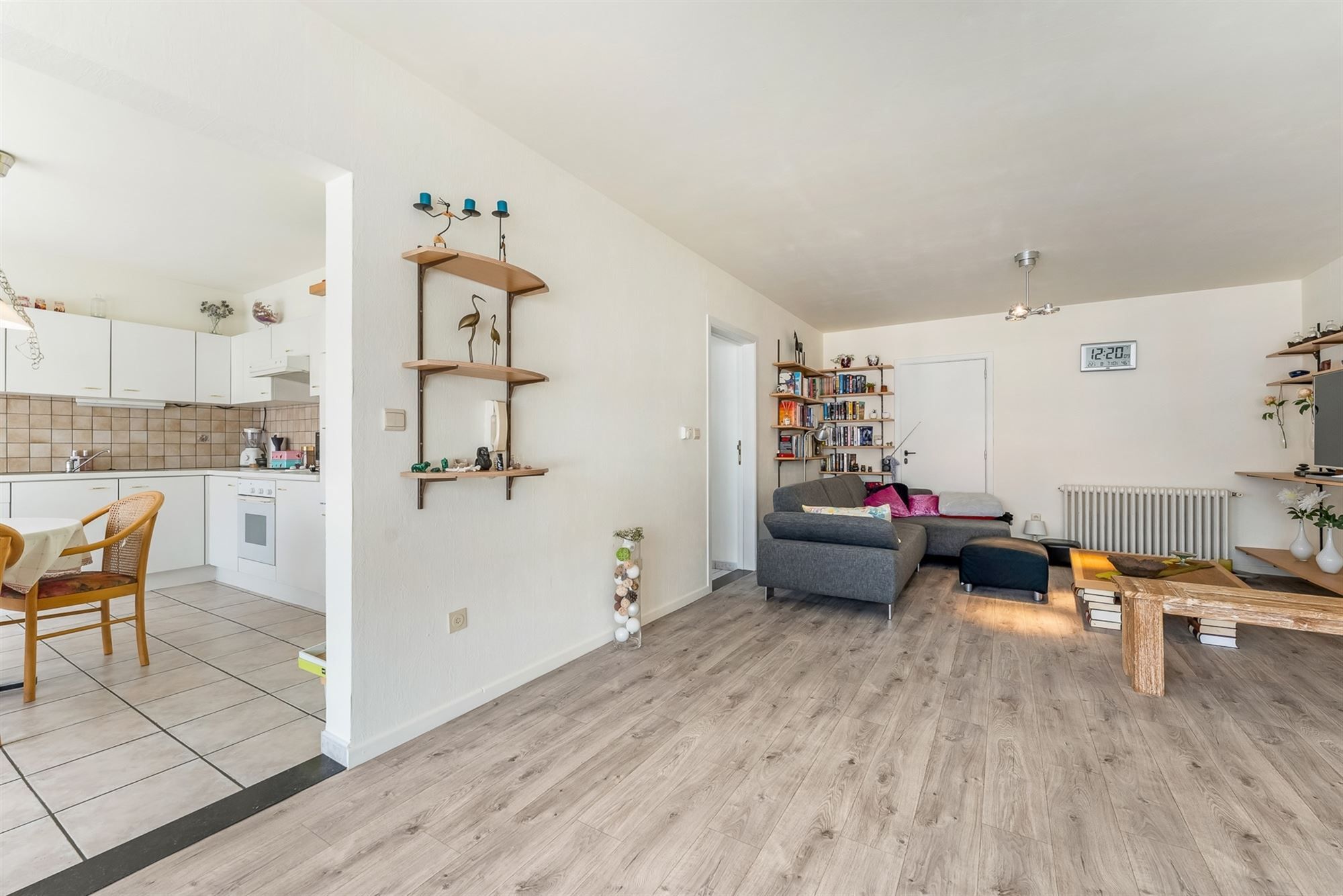 OP TE FRISSEN APPARTEMENT (110M²) MET 2 SLAAPKAMERS EN BIJHORENDE GARAGE IN DE NABIJHEID VAN LEOPOLDSBURG CENTRUM foto 6