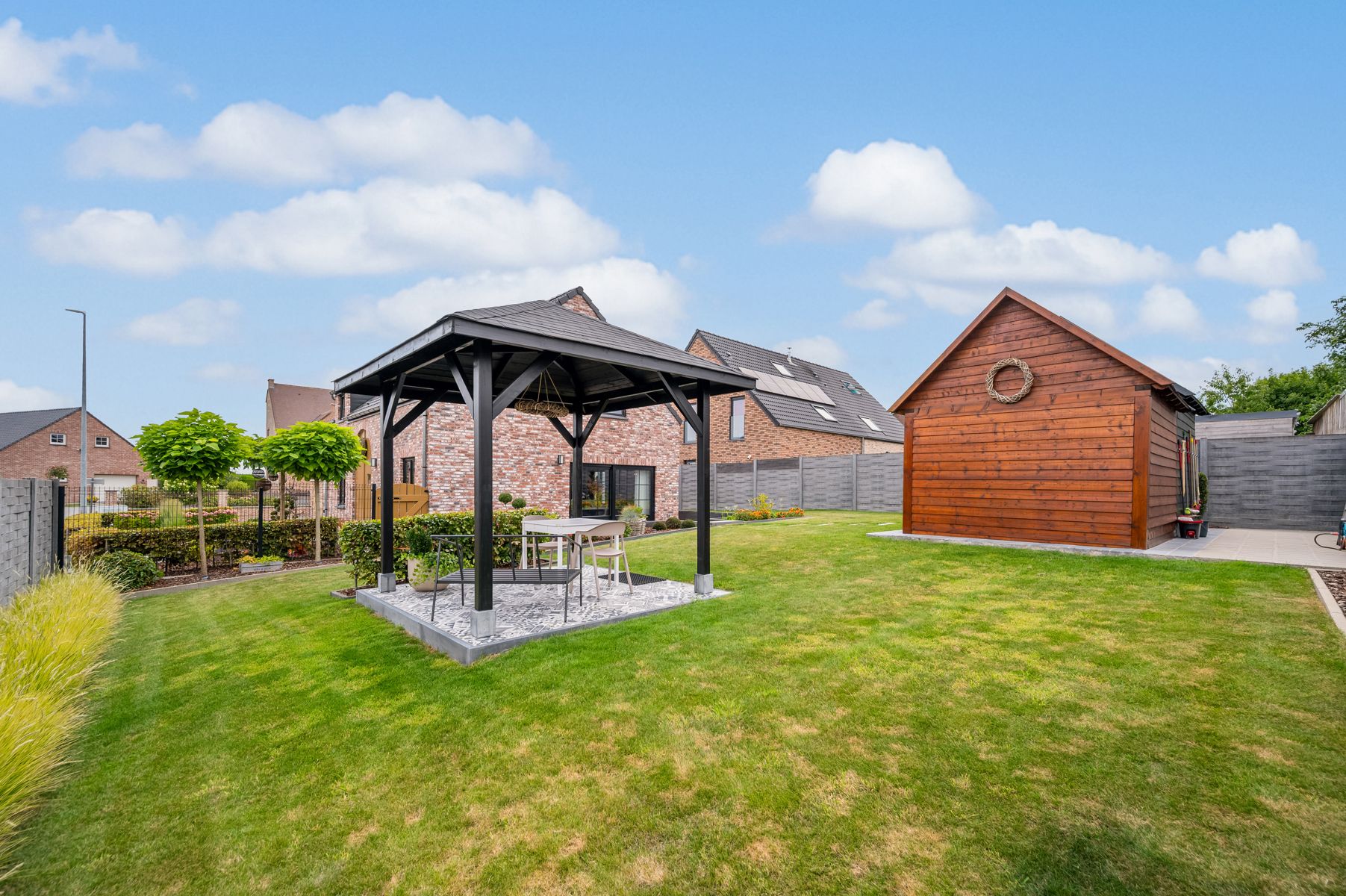 Recente (2020) open bebouwing met tuin en 3 slaapkamers foto 24