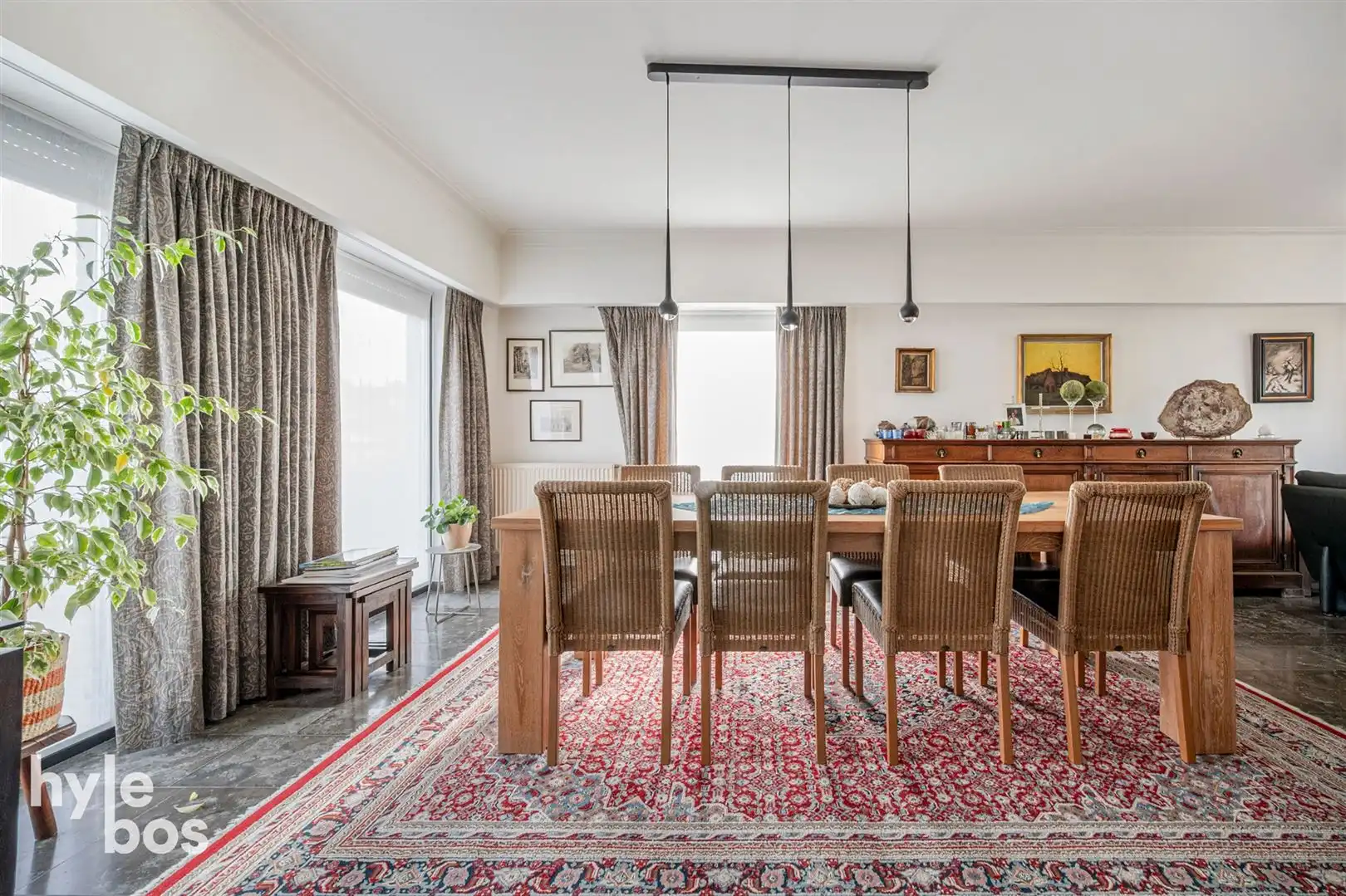 Ruime open bebouwing met 4 slaapkamers, garage en tuin in zeer rustige ligging foto 4