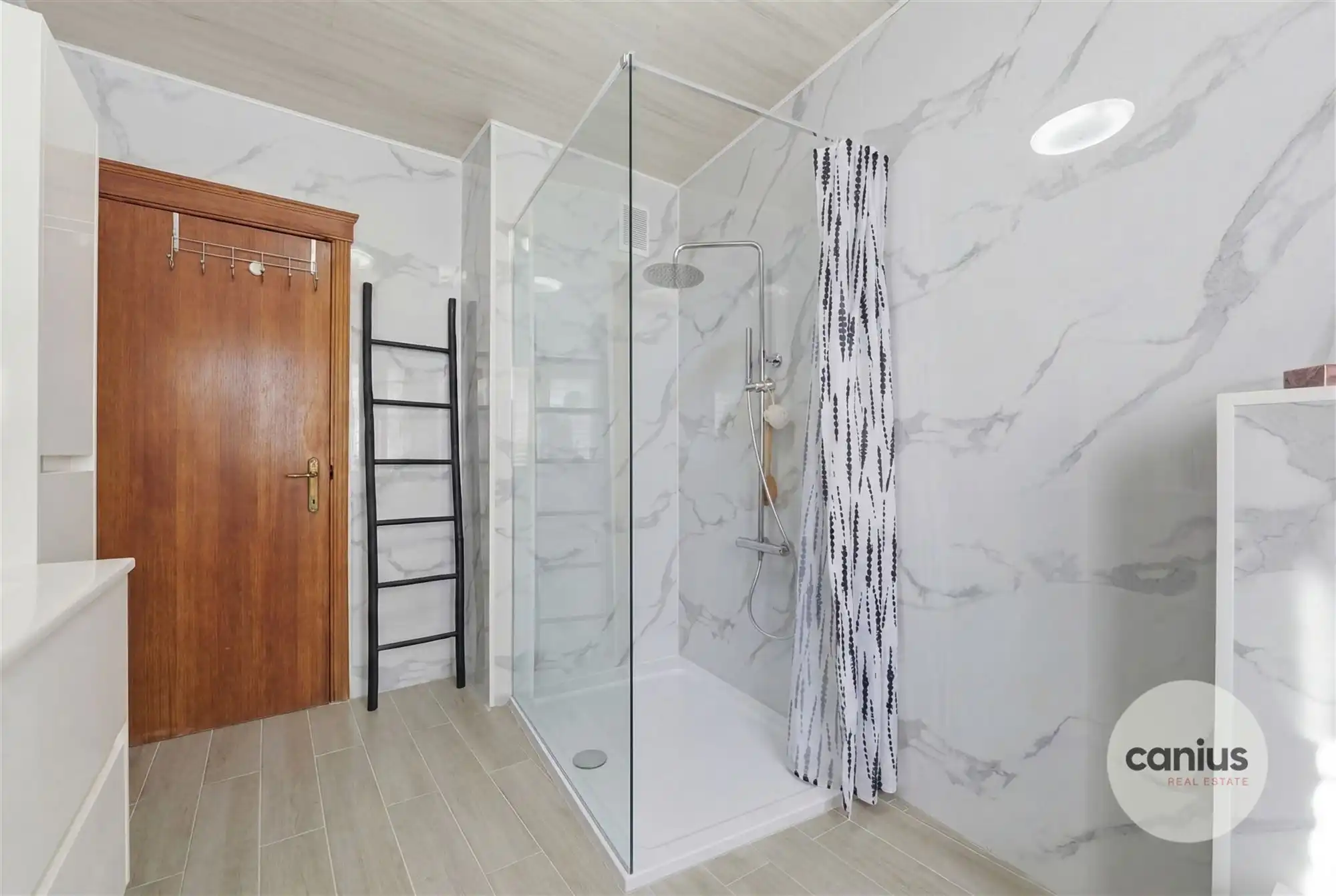 CHARMANTE BEL-ETAGE WONING MET 3 SLAAPKAMERS, GARAGE EN TUIN foto 16