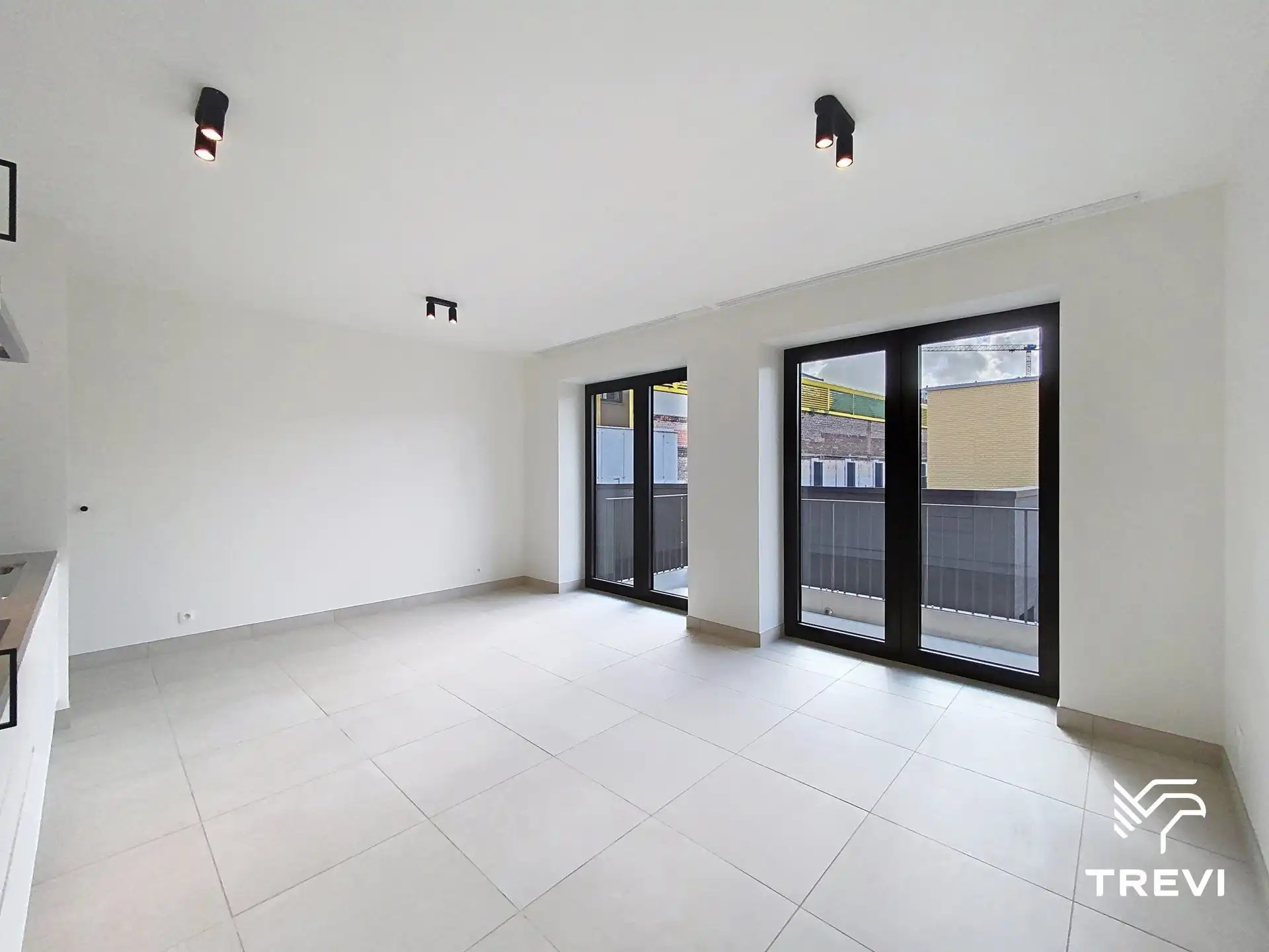 Nieuwe studio met terras in een groene omgeving foto 6