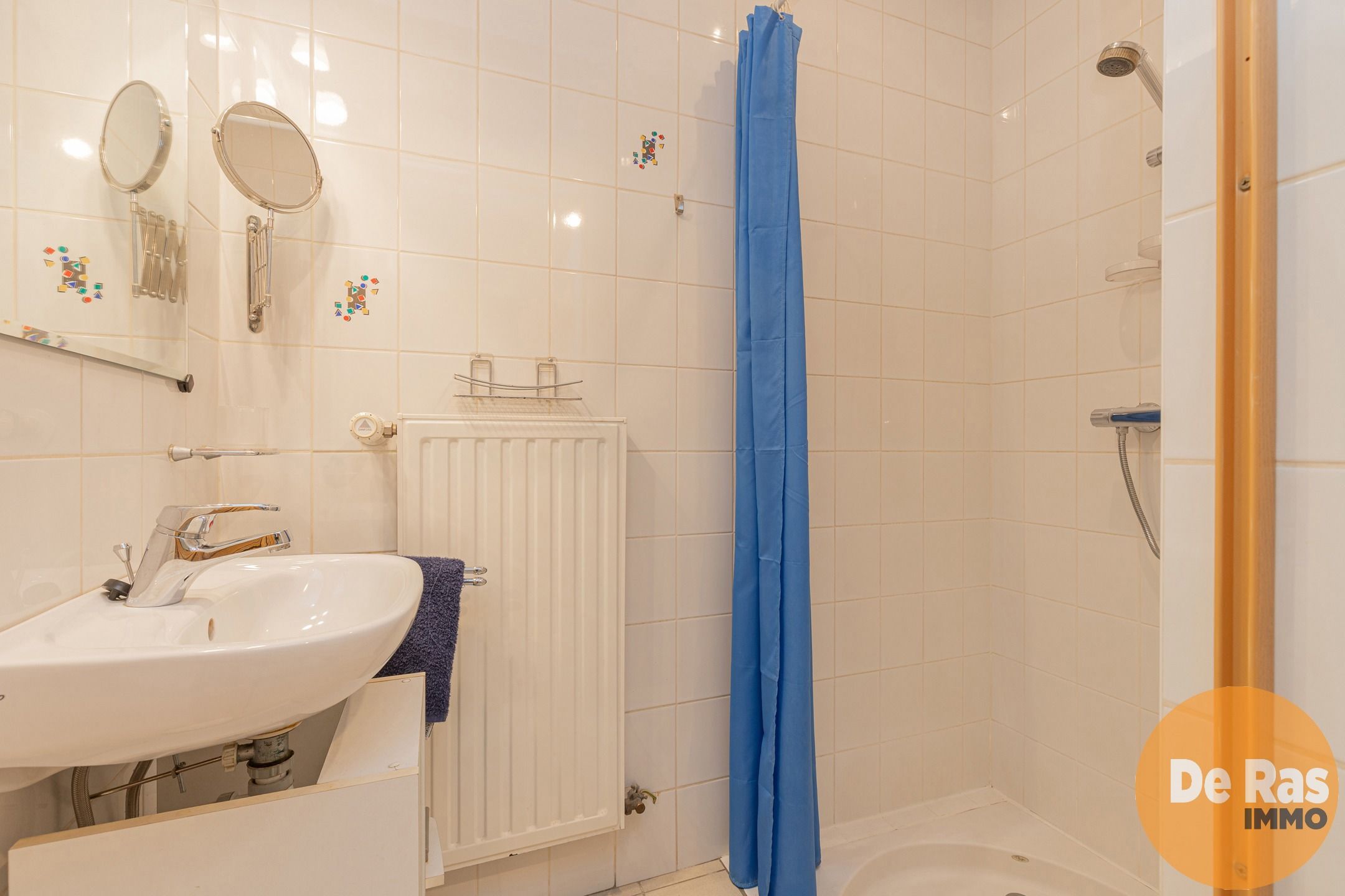 HILLEGEM - Villa in een rustige straat nabij invalswegen foto 12
