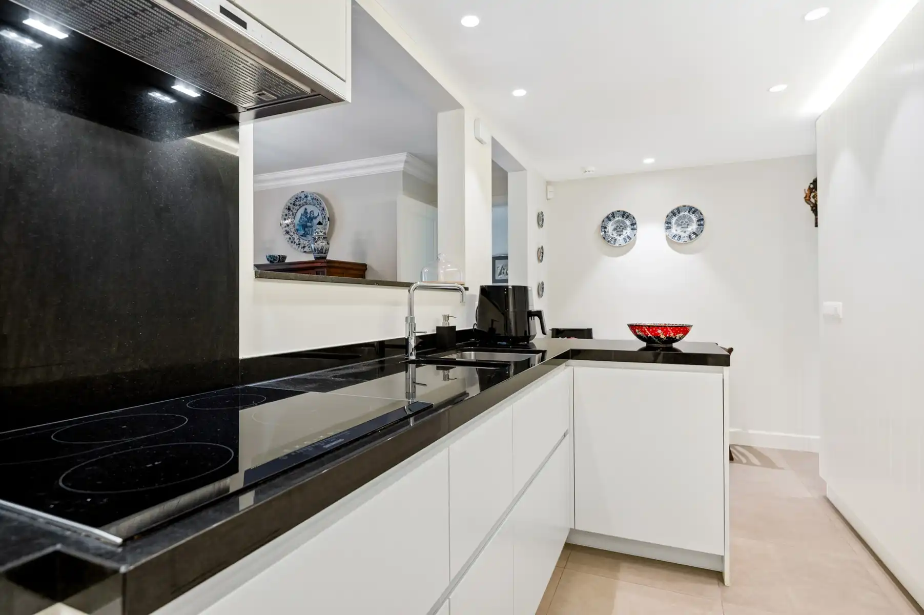 Gelijkvloers appartement met 2 slaapkamers, bureau en terras foto 13