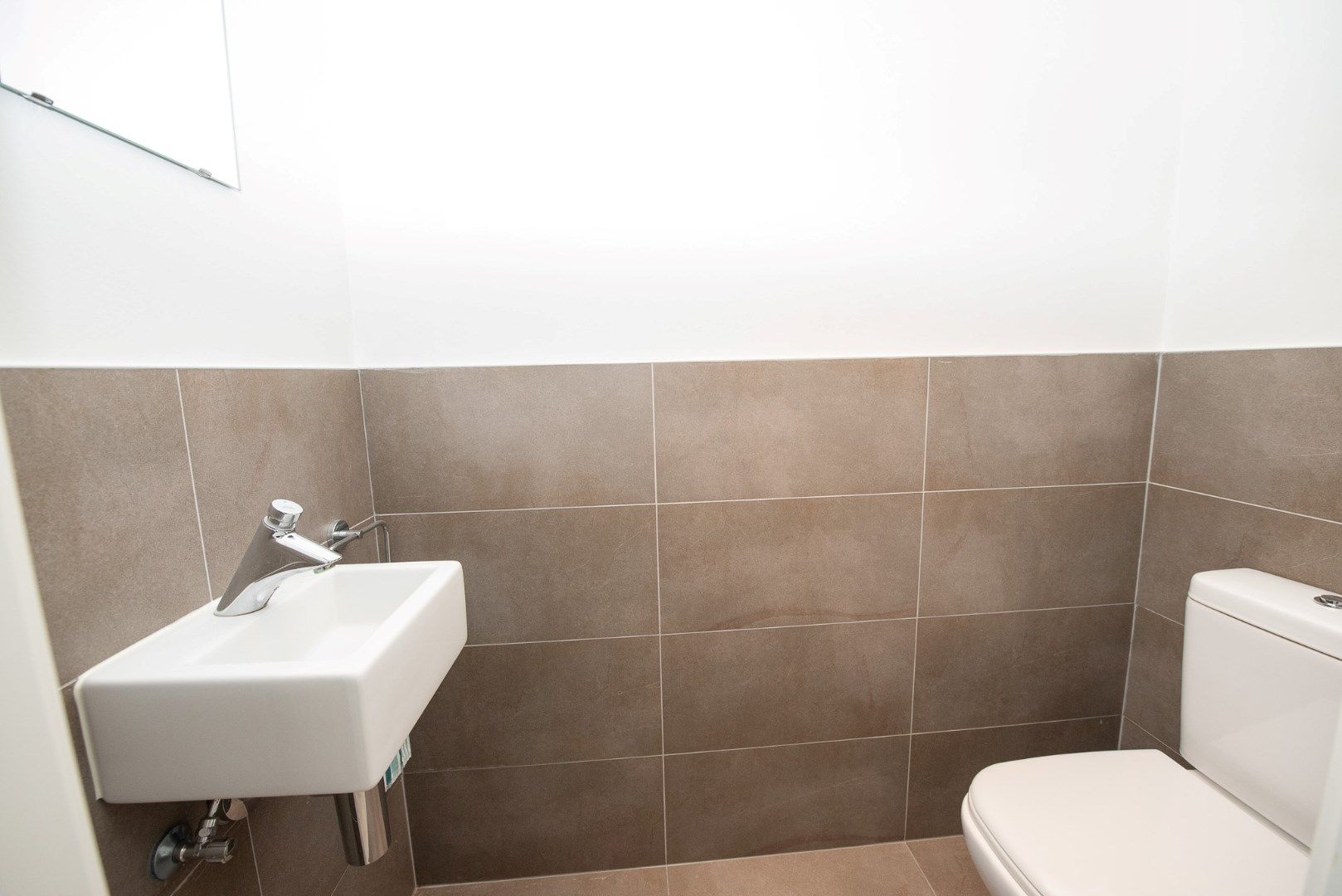 Recent en ruim duplex appartement met 4 slaapkamers! foto 9