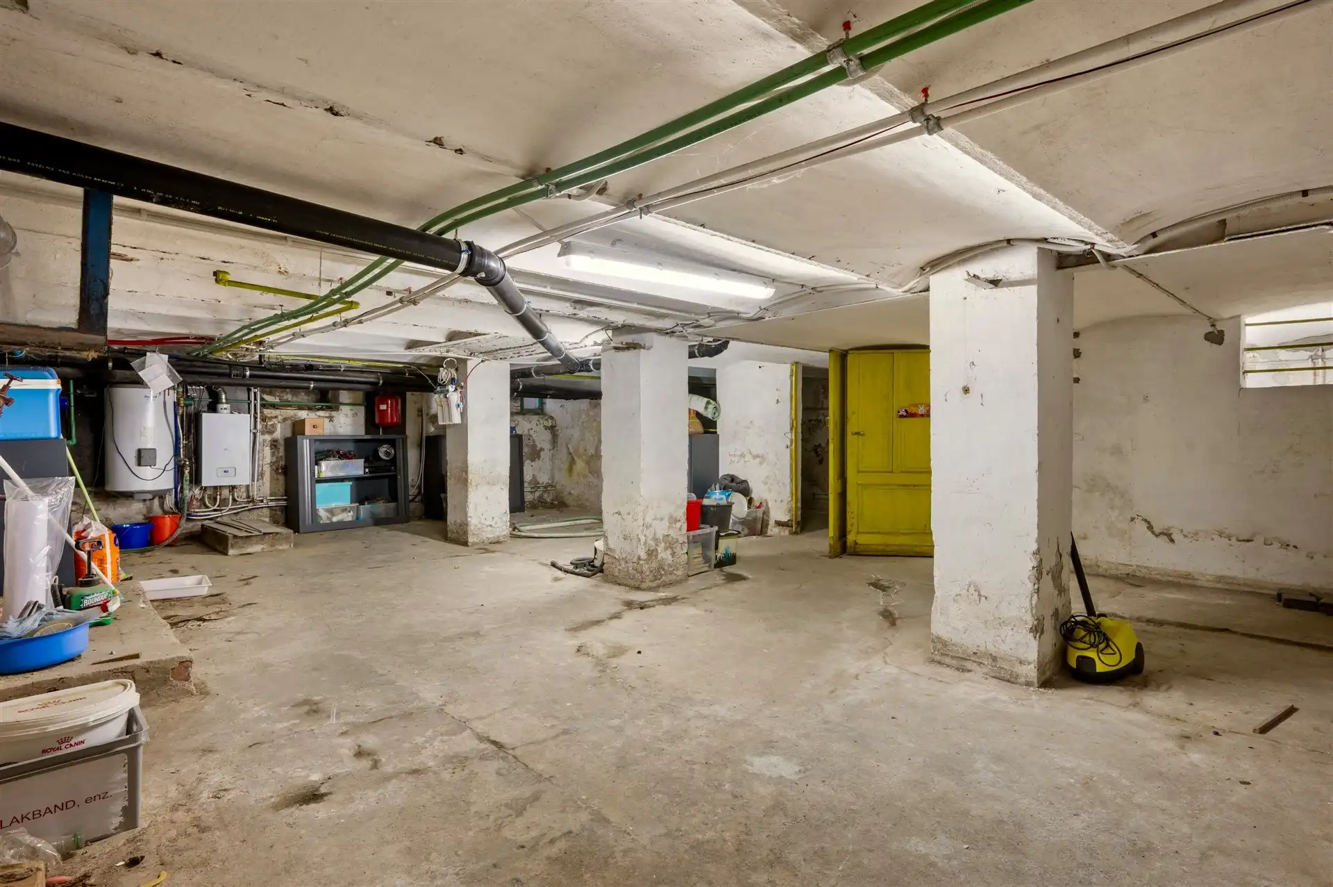 Ruime woning met multifunctioneel bijgebouw en grote tuin foto 26