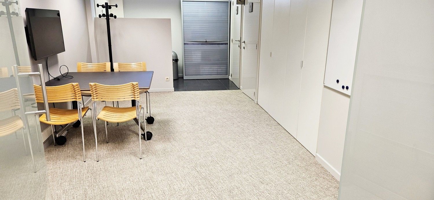 INSTAPKLAAR KANTOOR - COMMERCIEEL GELIJKVLOERS VEEMARKT TIENEN foto 8