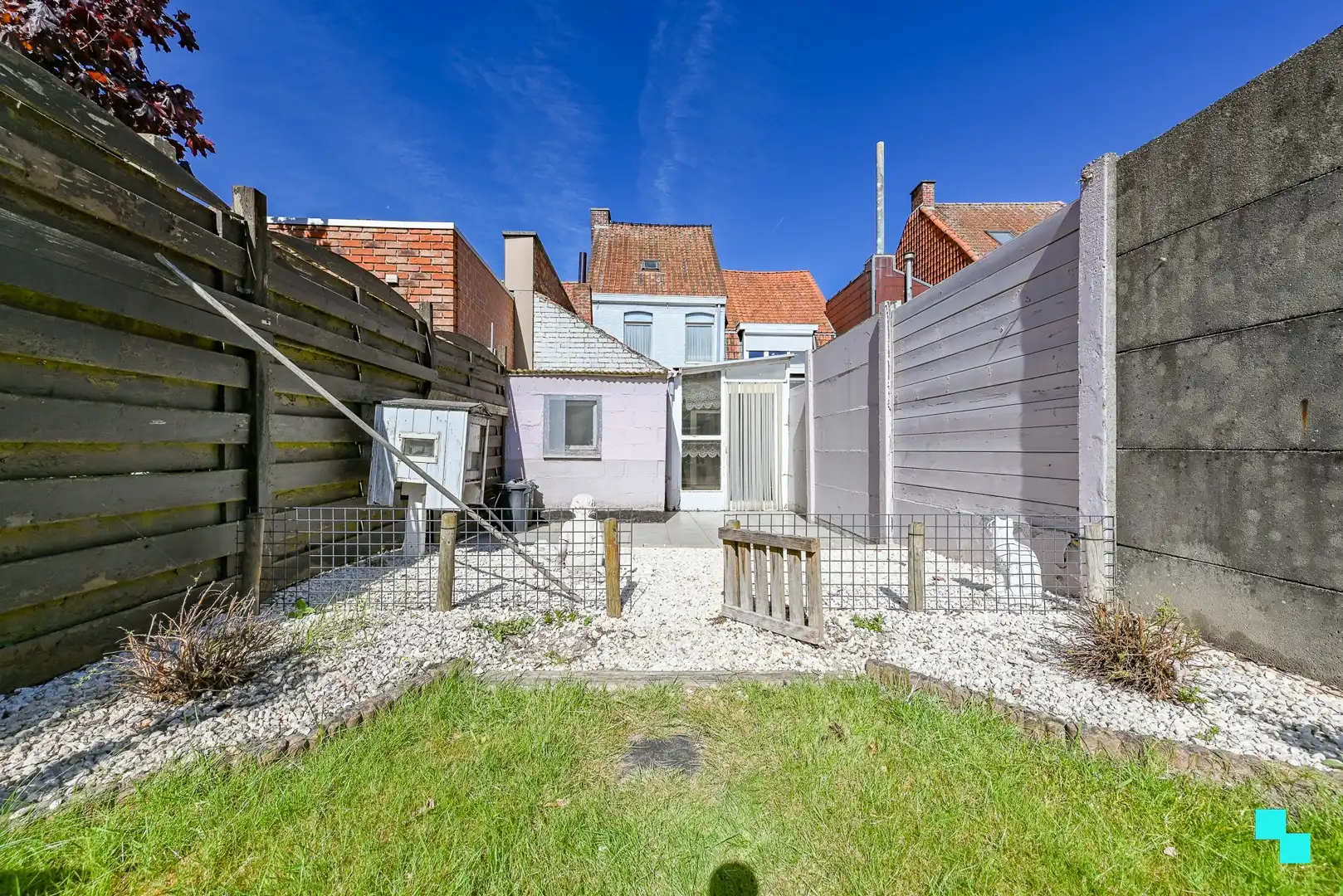 Hoofdfoto van de publicatie: Te renoveren eengezinswoning met tuin en tal van mogelijkheden