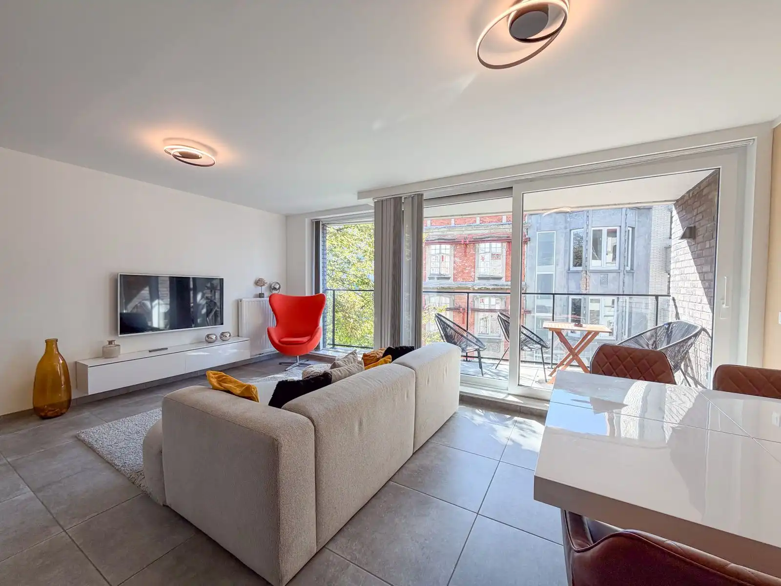 Jonge residentie met 2 slaapkamers en 2 terrassen foto 3