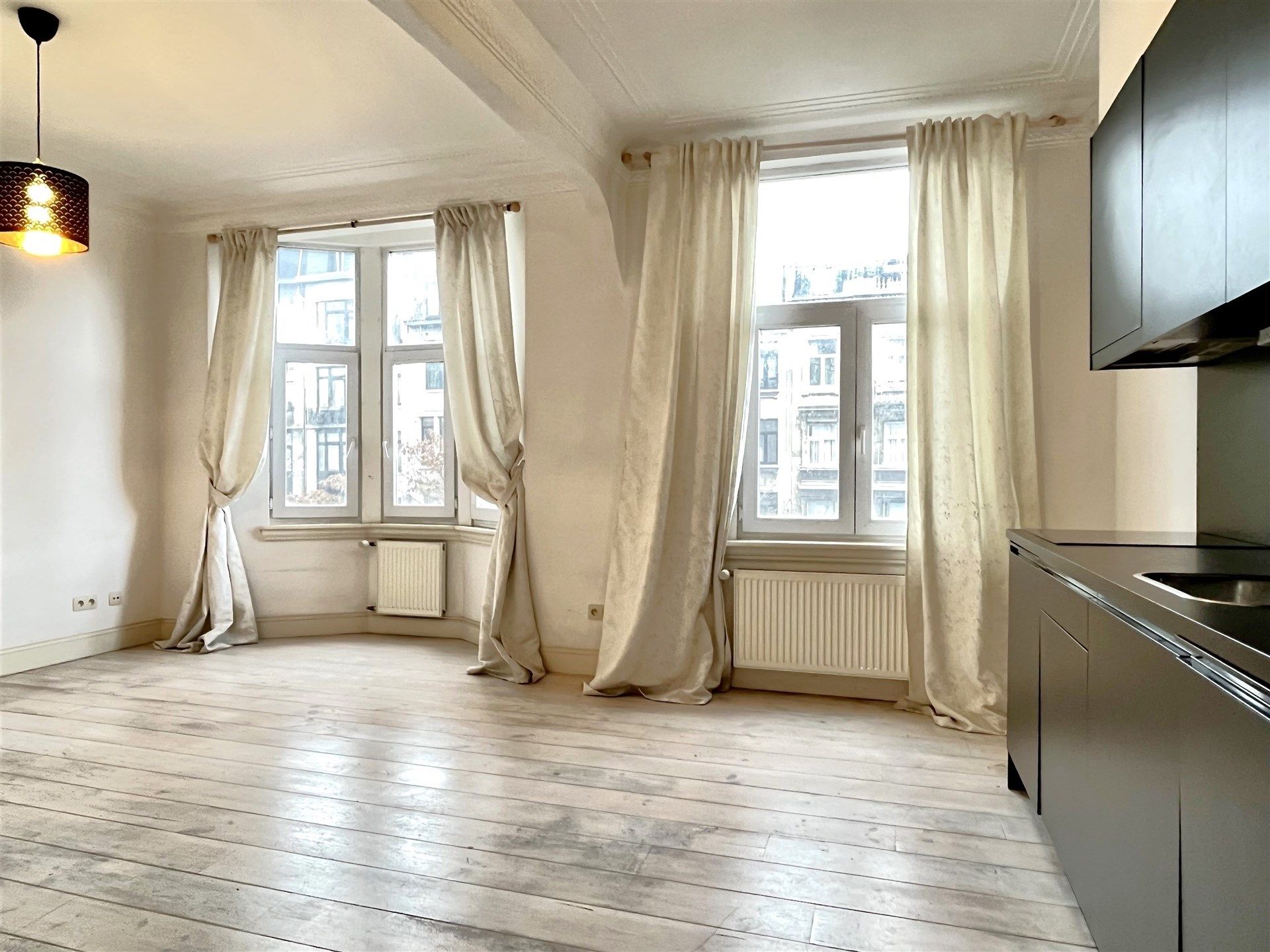 Lichtrijk appartement met 1Instapklaar appartement met 1 slaapkamer en dakterras foto 2