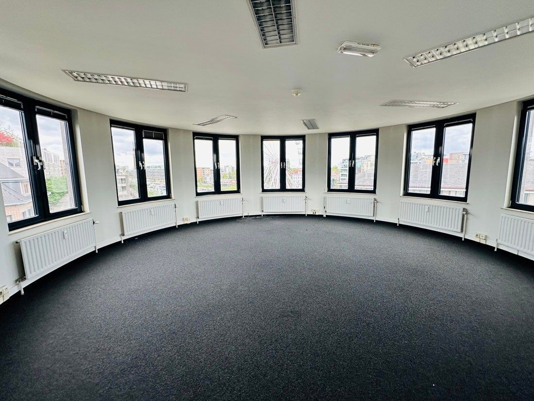 Iconisch kantorencomplex of commerciële ruimte te Hasselt centrum foto 21