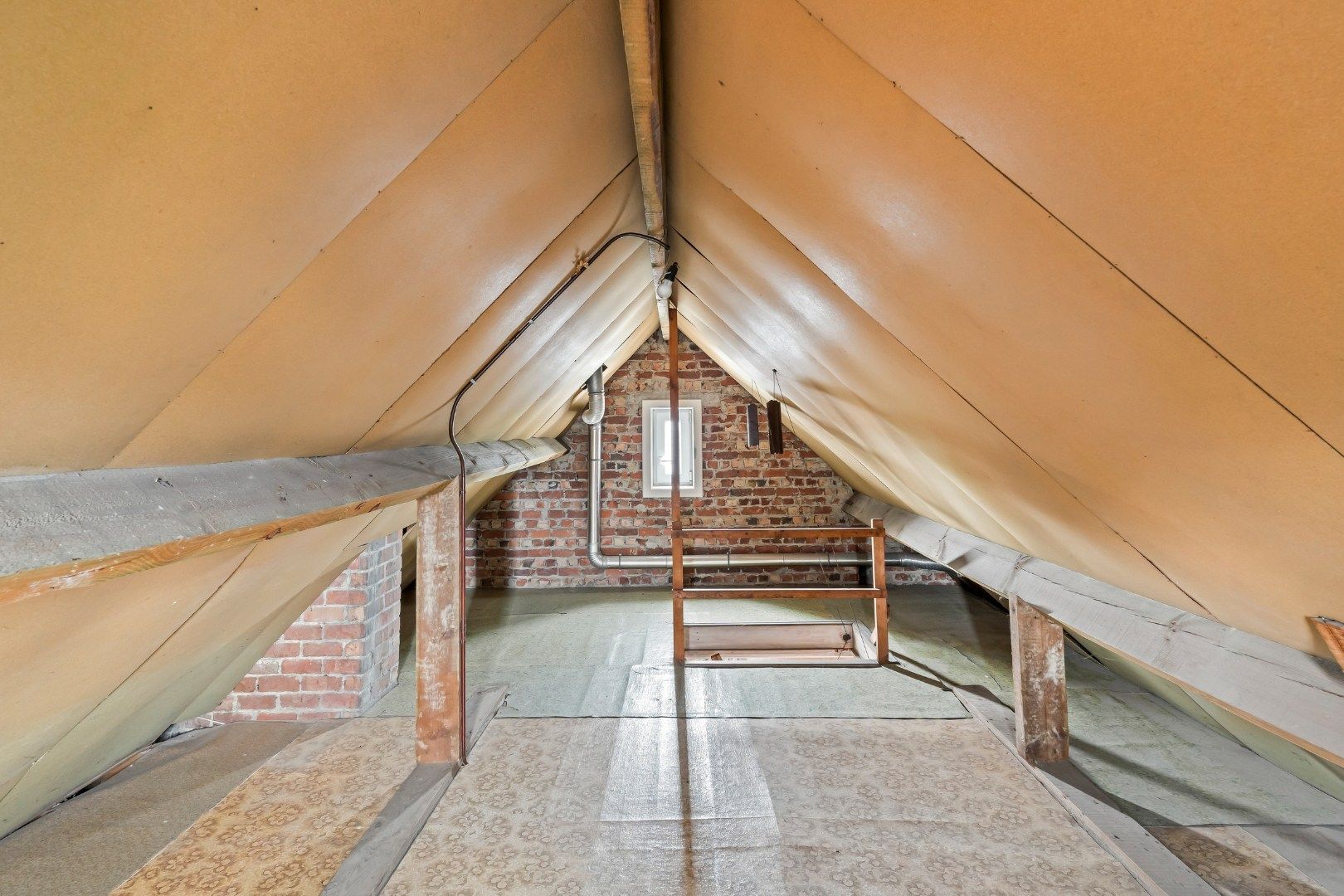 Charmante alleenstaande woning met 3 slaapkamers en garage te Menen foto 17