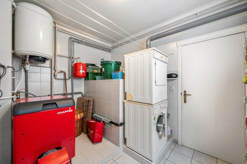 Veelzijdige villa met garage, werkplaats en 4 slaapkamers in Jabbeke foto 11