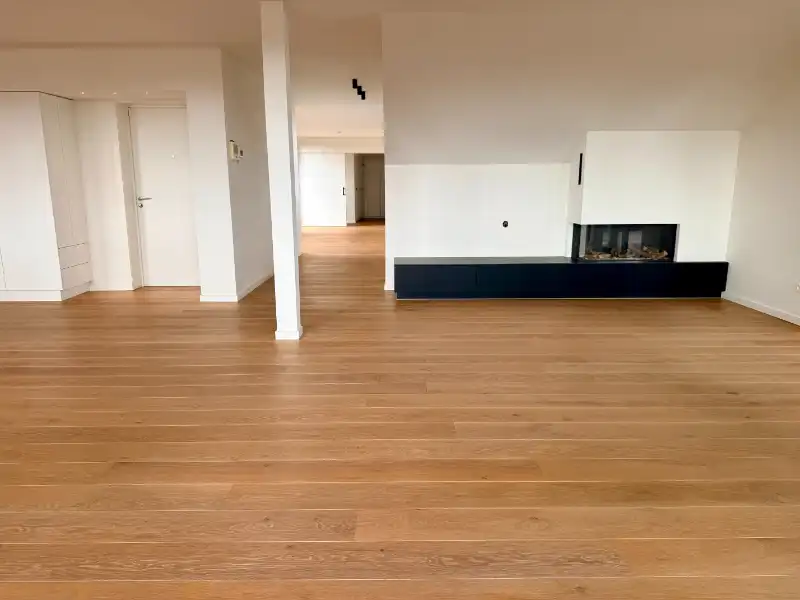 PENTHOUSE SERVICEFLAT MET 3 SLPK, 2 BADK, 2 TERRASSEN foto 4