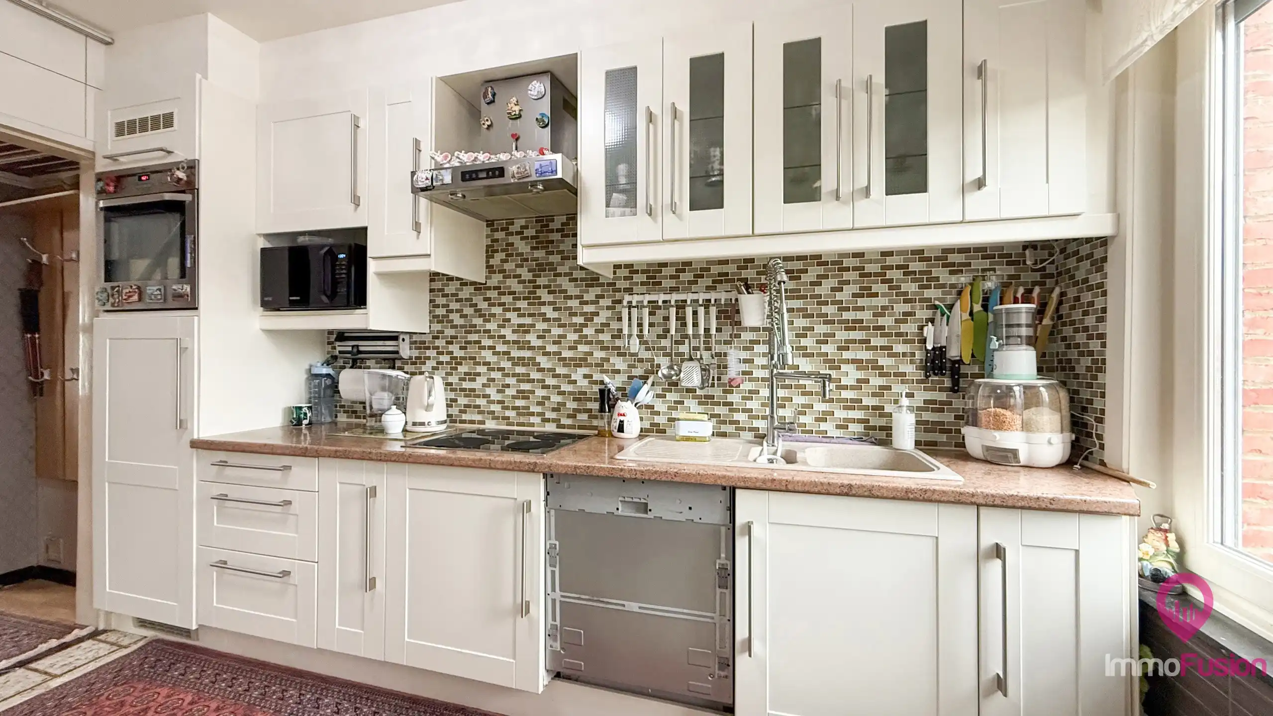 Instapklare woning met grote tuin dichtbij autostrade! foto 12