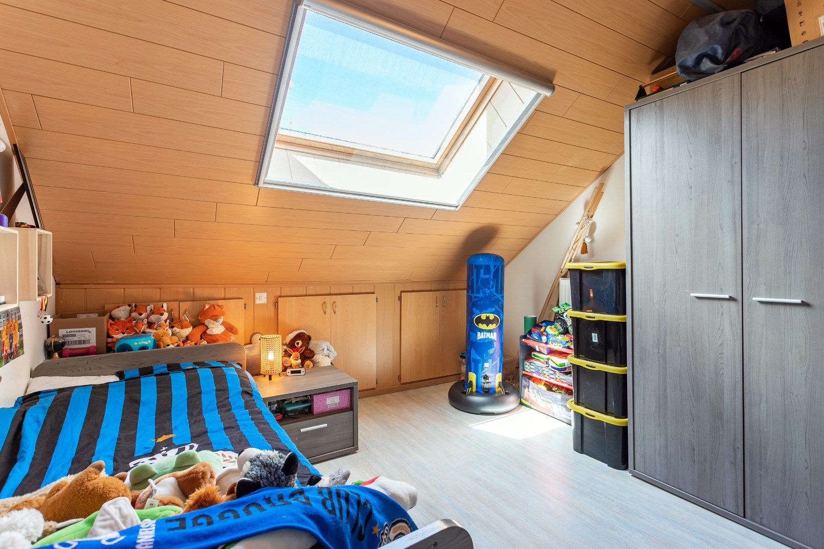 Instapklare woning met 3 slaapkamers, bureau en tuin in Halle foto 17