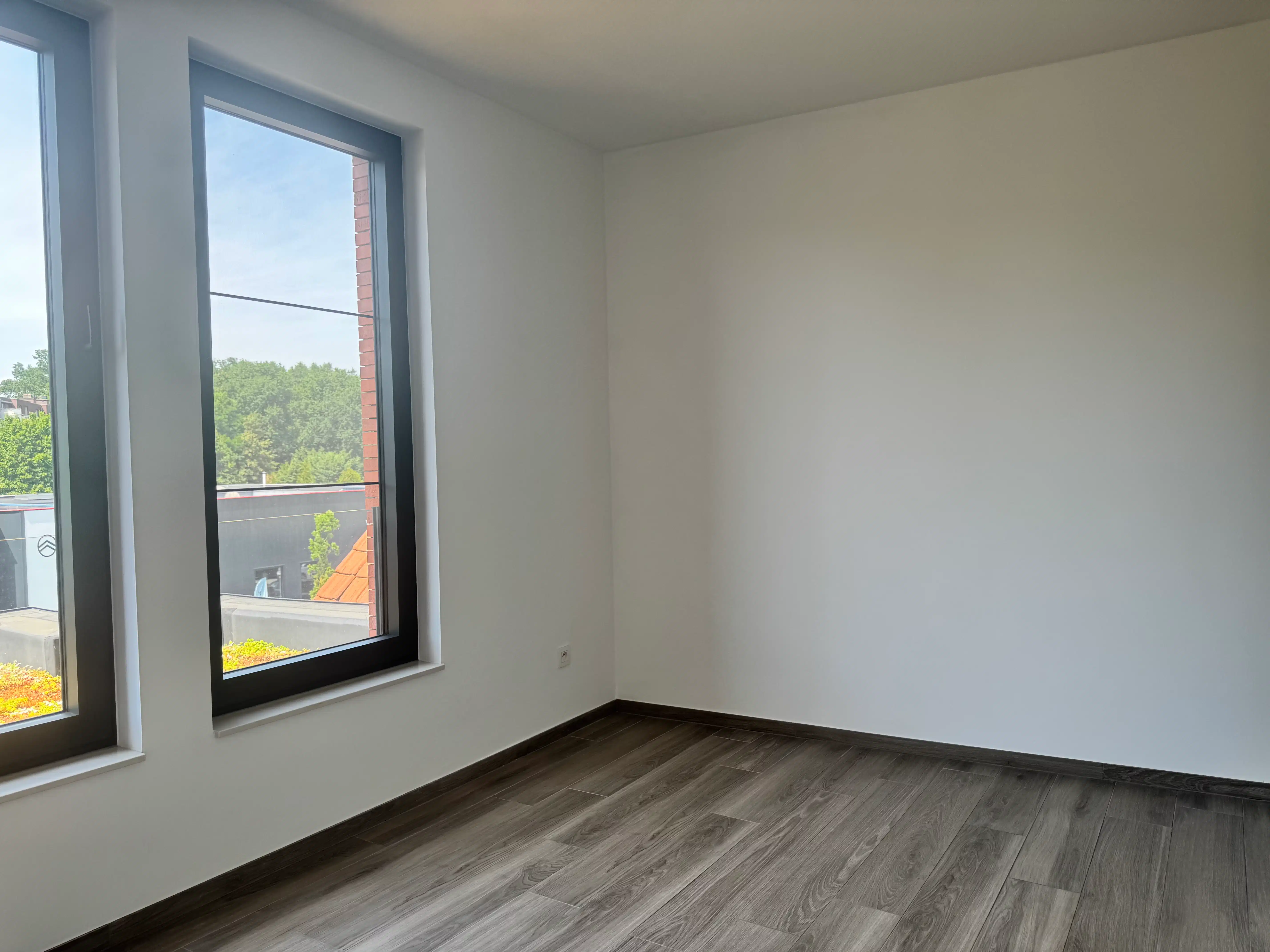 Modern appartement met 2 slaapkamers en 2 autostaanplaatsen foto 21