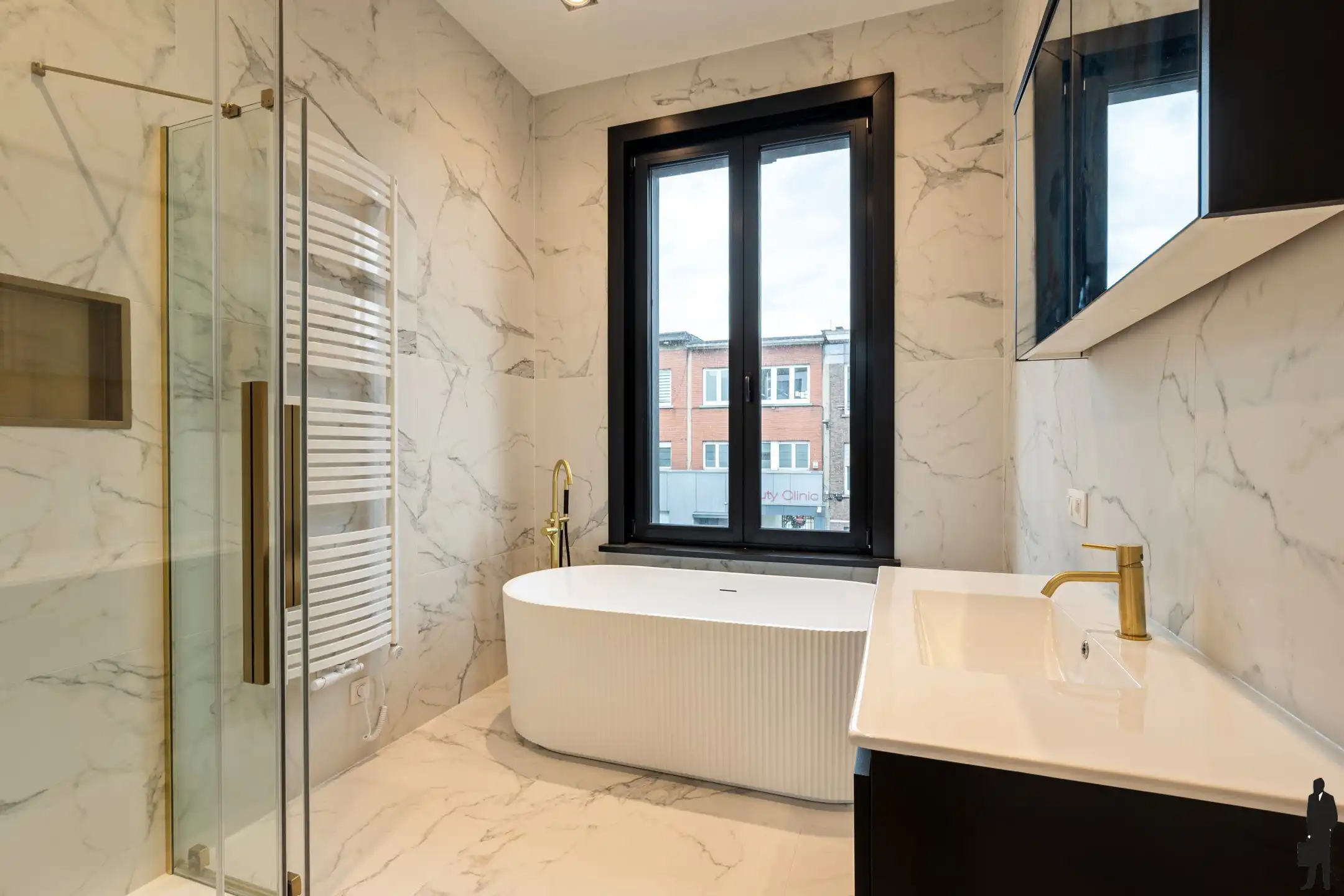 Luxe gerenoveerde woning met 4 slpk, 2 bdk en zonnige tuin foto 20