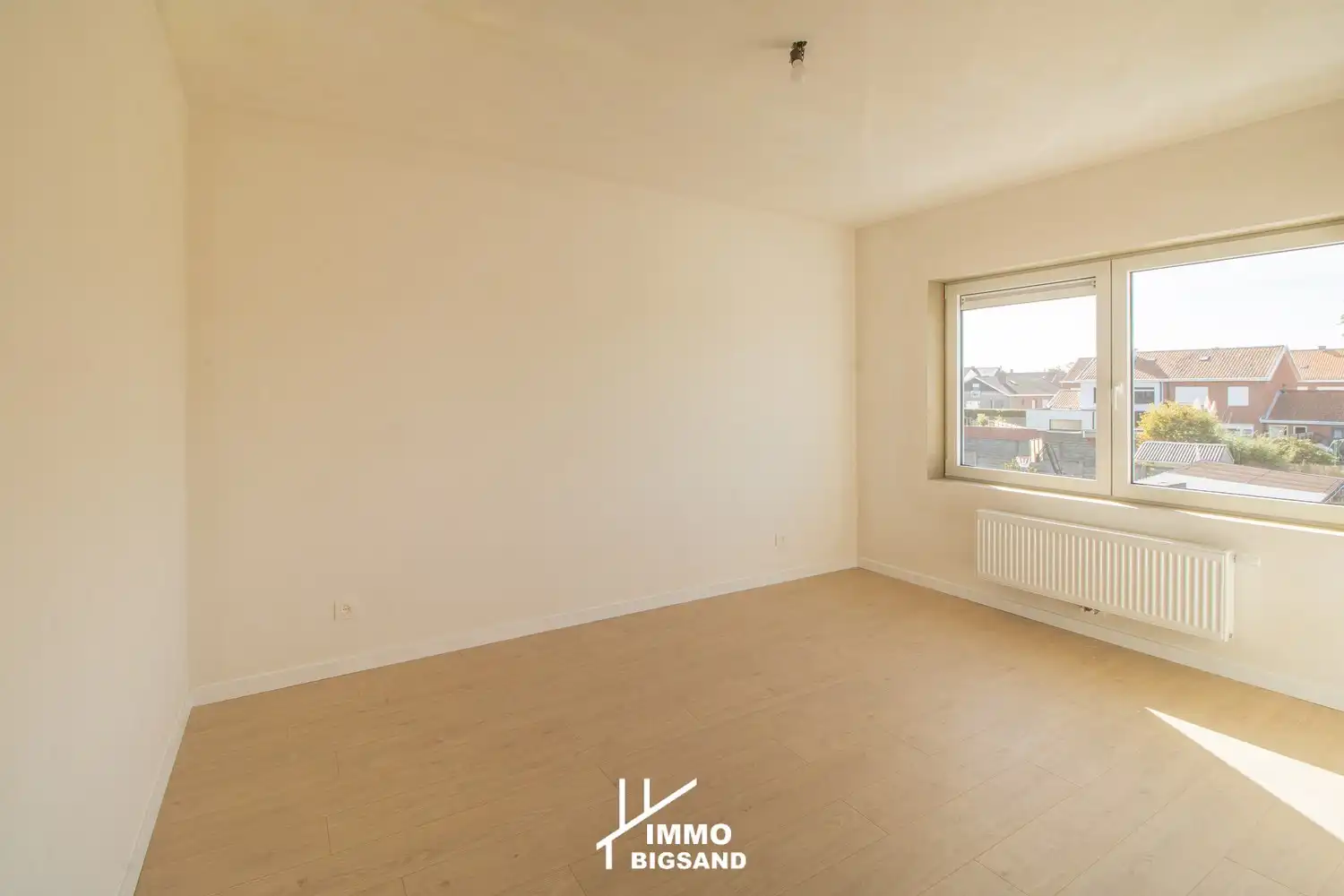 Volledig gerenoveerde woning met 3 slaapkamers, garage en ruime tuin foto 14