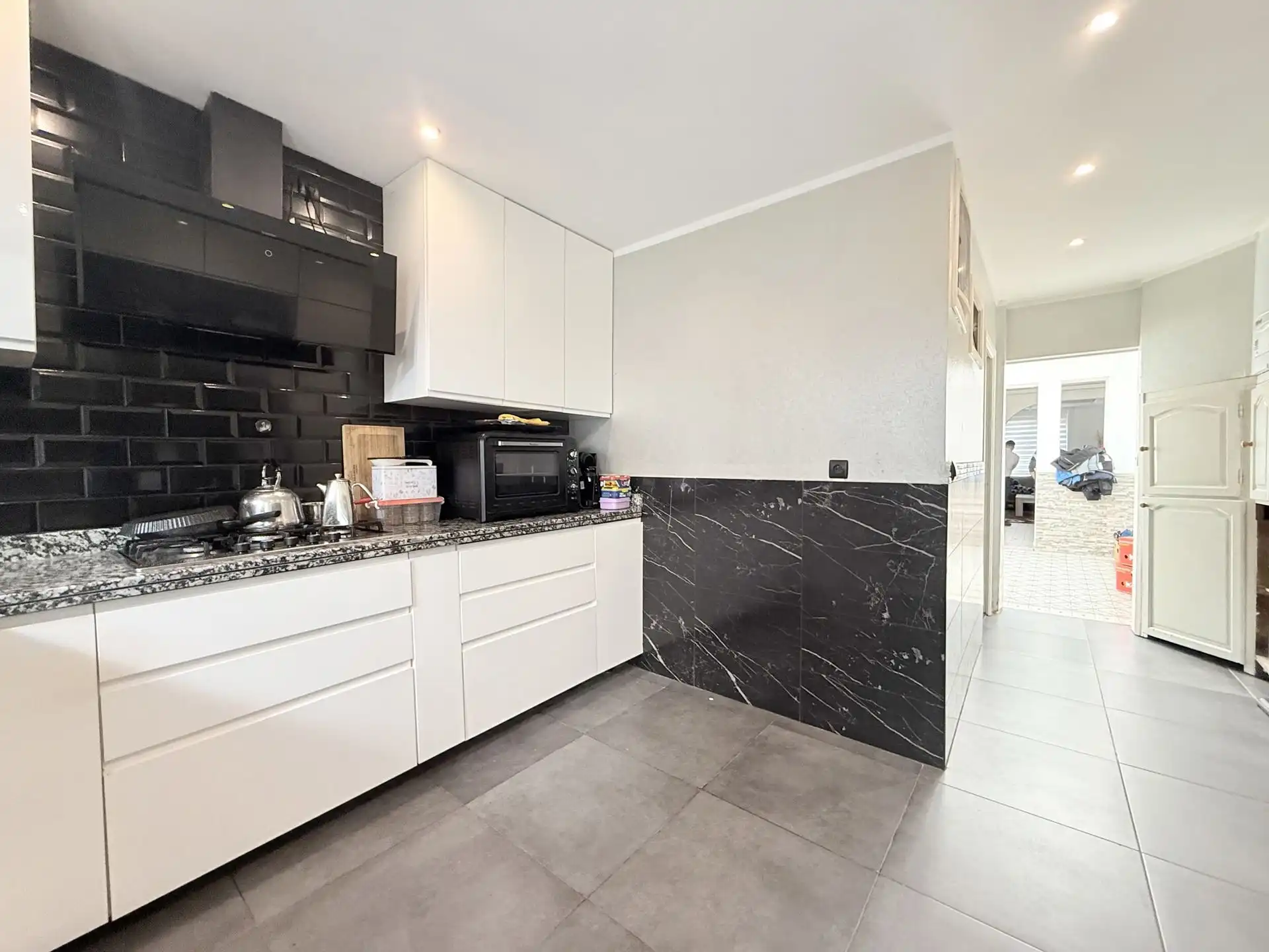 Leuke woning met 3 slk, oprit en tuin foto 4