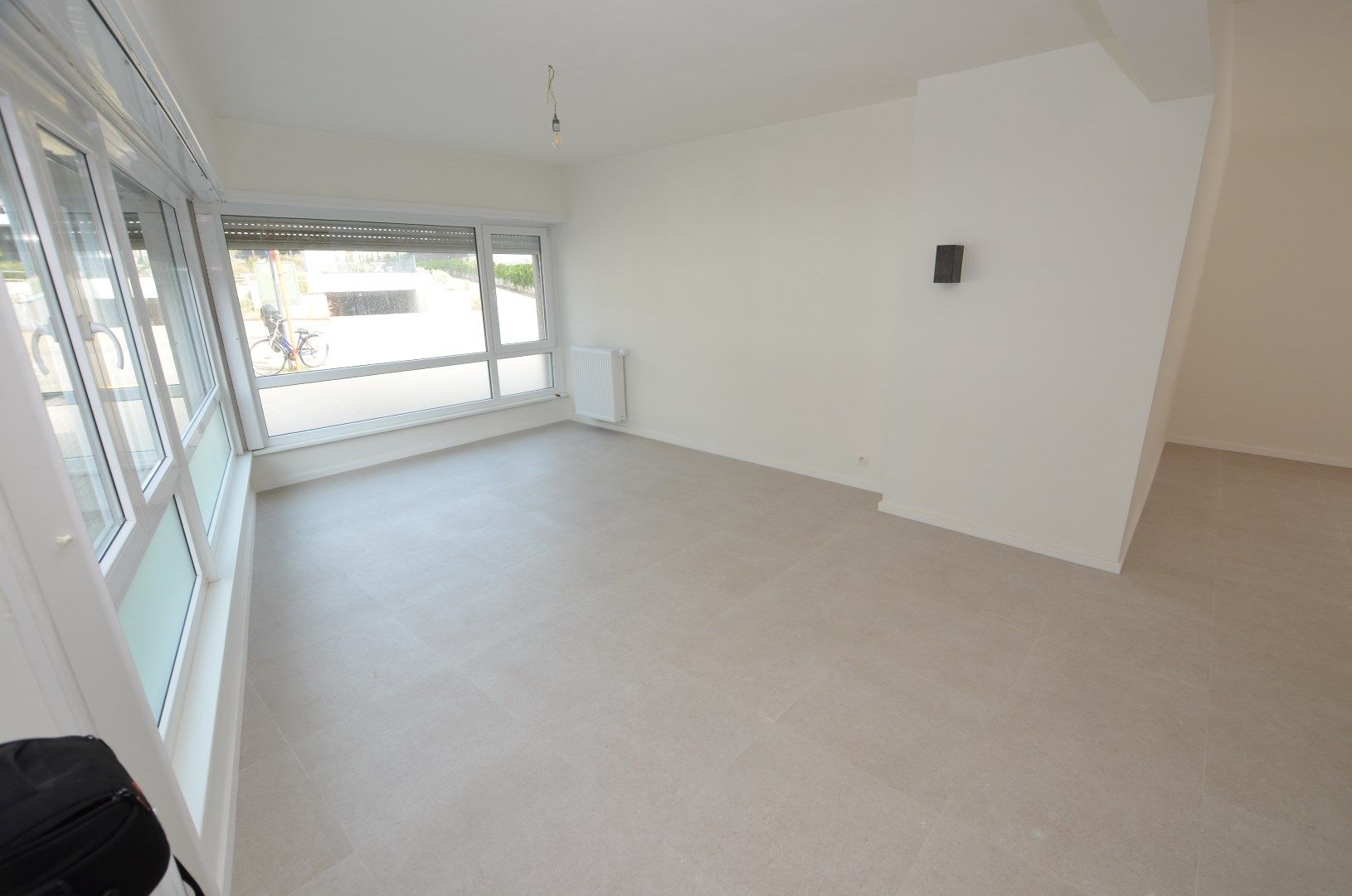 IN OPTIE !!!! Goed gelegen appartement met grote koer foto 2