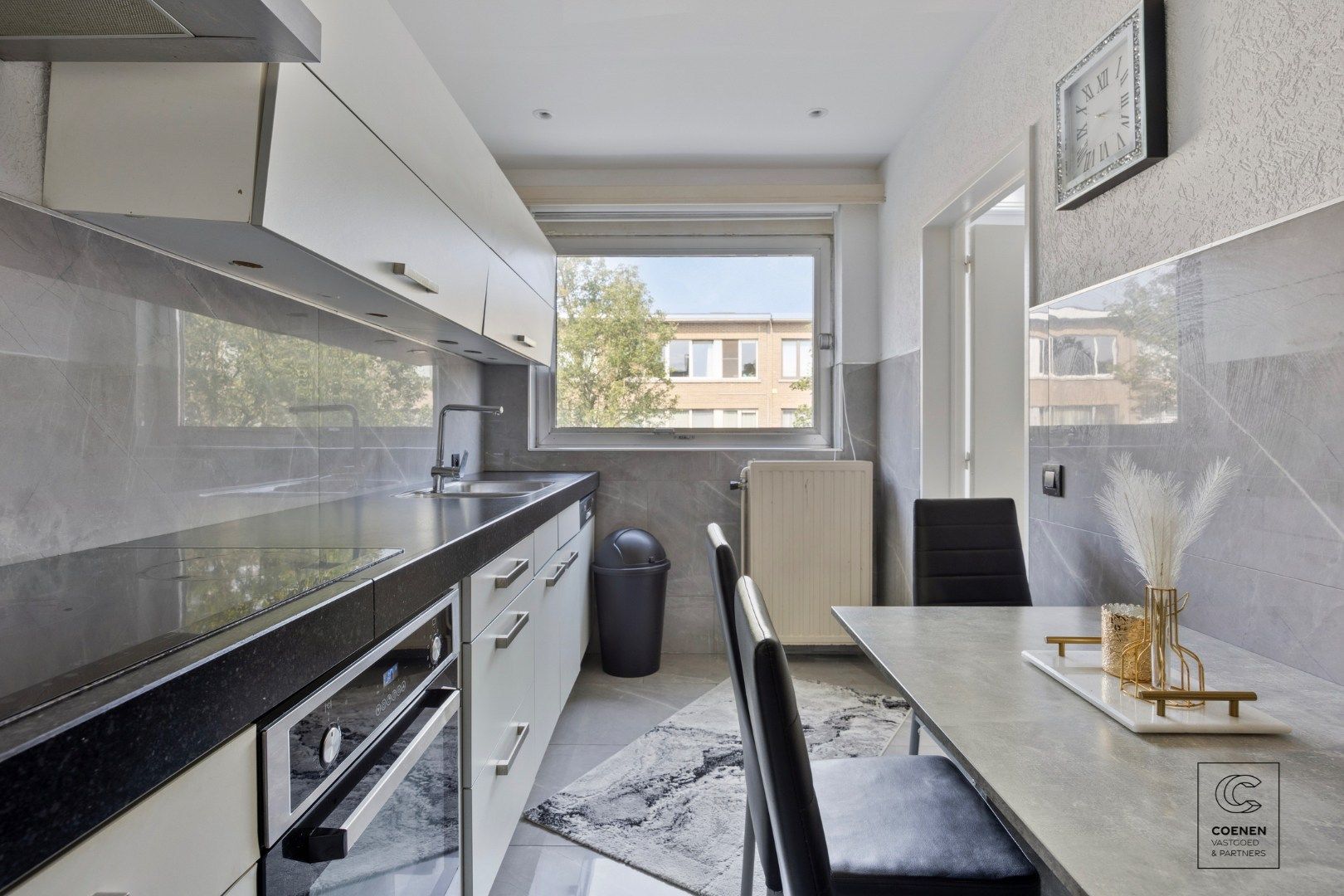 Instapklaar appartement van 100 m² en twee slaapkamers te Borsbeek! foto 7
