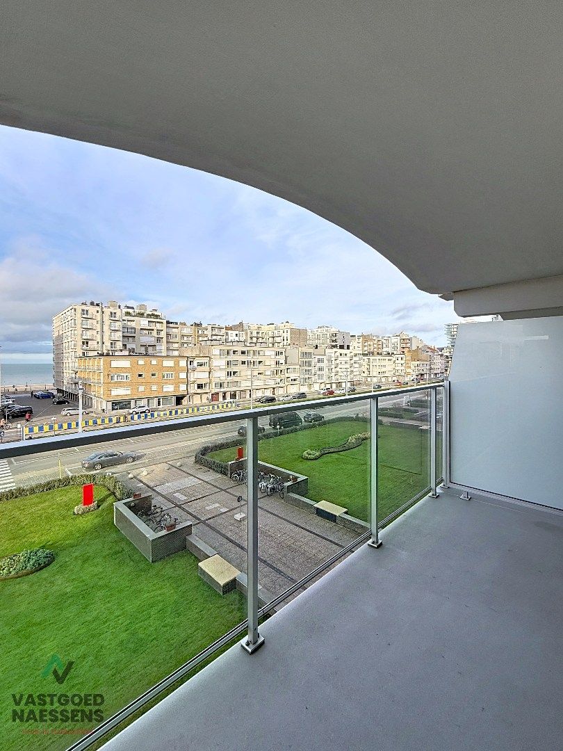 INSTAPKLARE STUDIO MET RUIM TERRAS EN ZEEZICHT foto 8