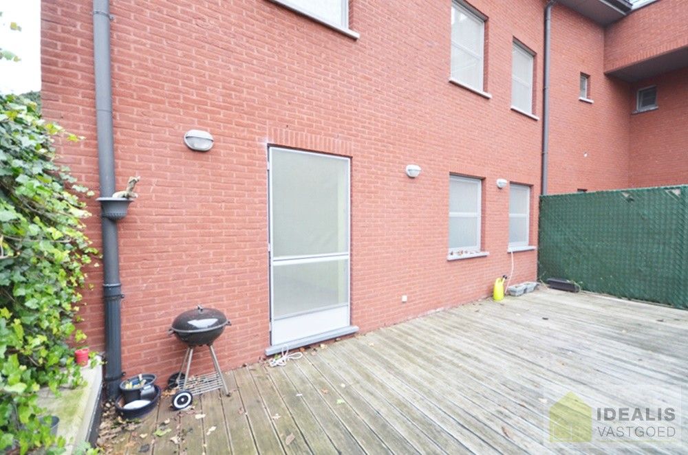 Ruim en aangenaam appartement pal in het centrum van Neerpelt! foto 17