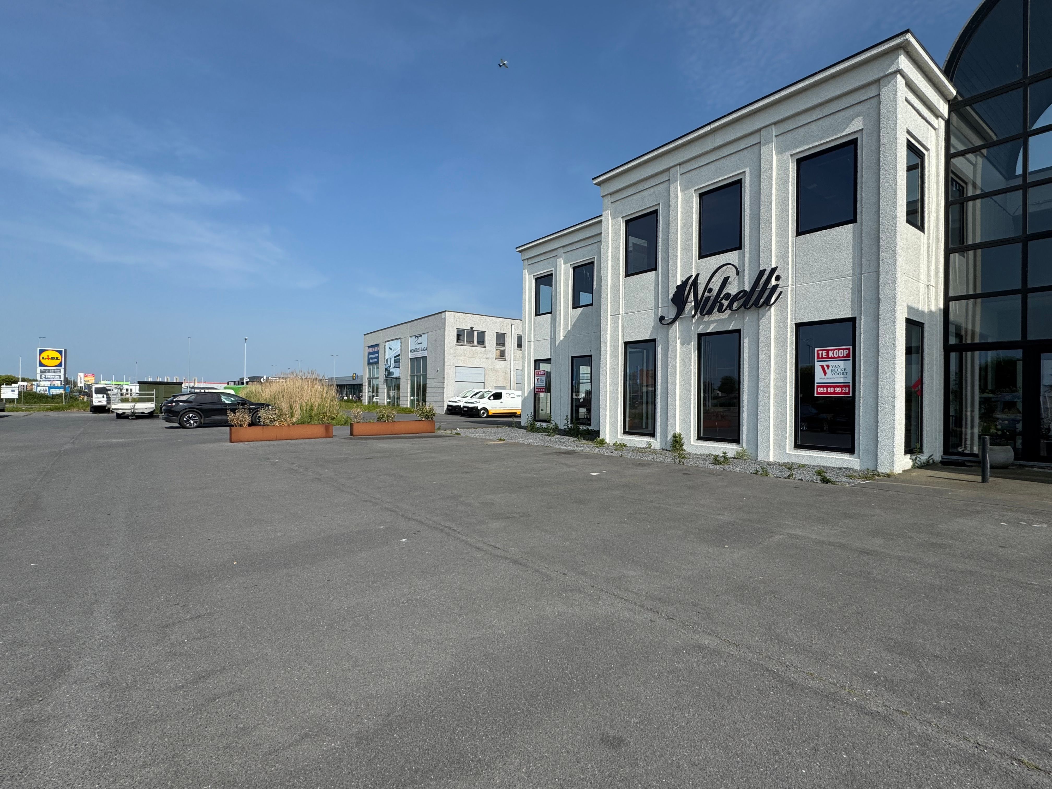 Instapklaar handelspand 428m² met 14 staanplaatsen foto 13