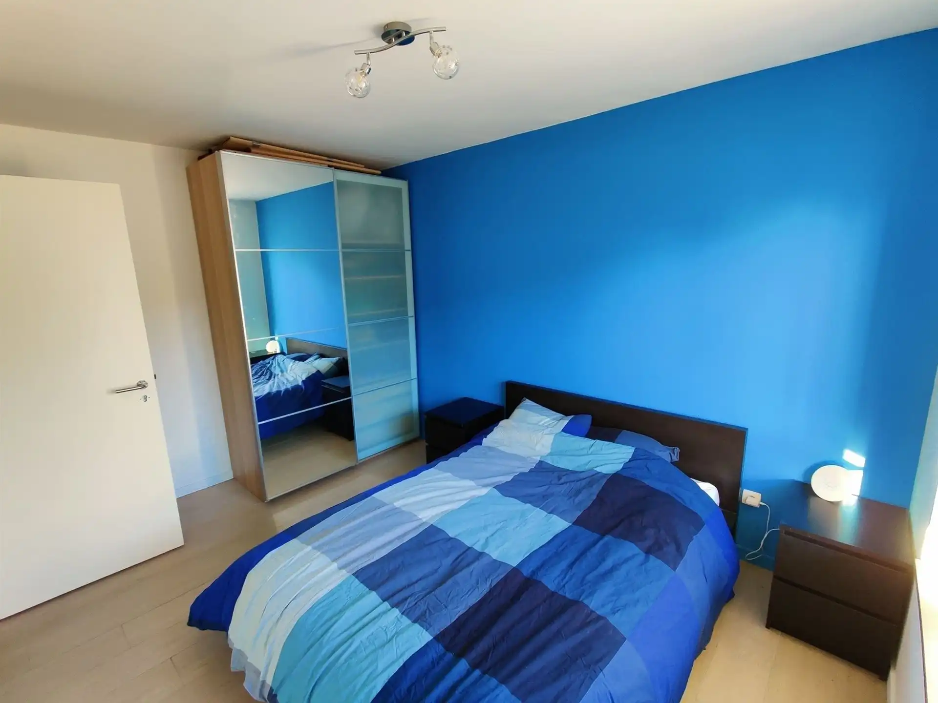 Recent instapklaar appartement met 2 slaapkamers! foto 11