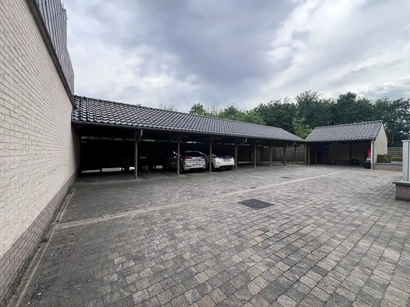 Instapklaar duplex appartement met 4 slaapkamers, 2 badkamers en carport foto 13