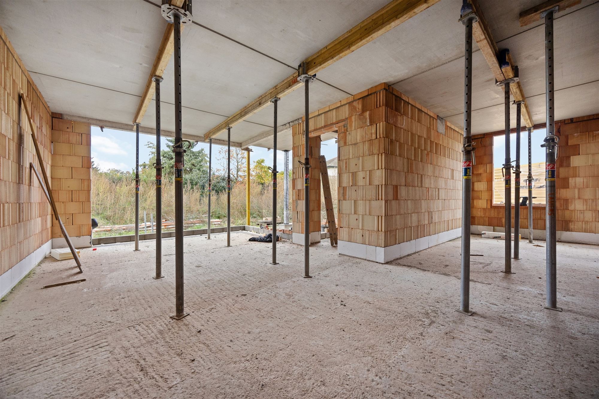 NIEUWBOUWWONING MET 3 SLAAPKAMERS EN INPANDIGE GARAGE UITERST CENTRAAL DOCH RUSTIG GELEGEN TE ZONHOVEN foto 4