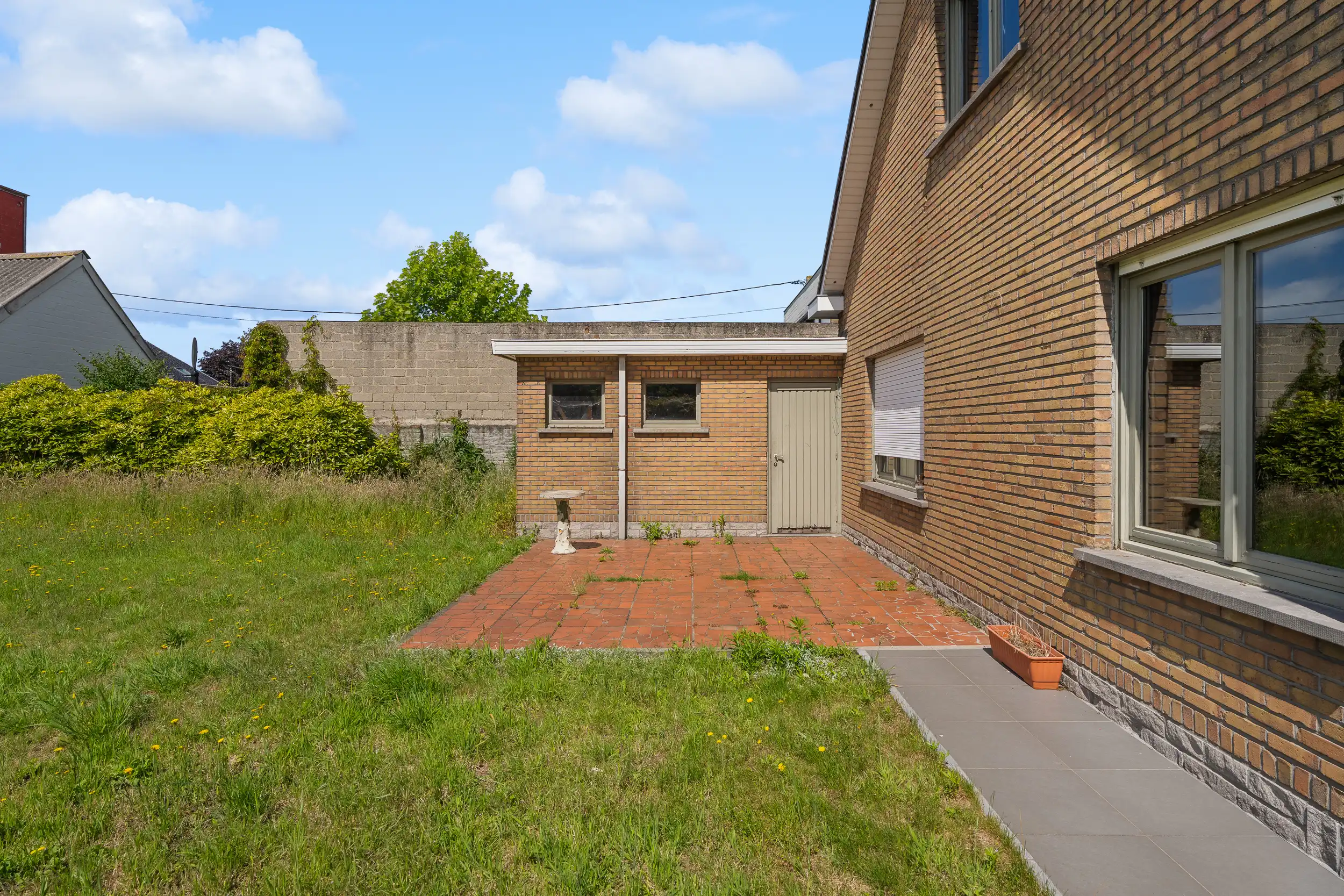 Alleenstaande bungalow met 4 kamers op toplocatie. foto 15