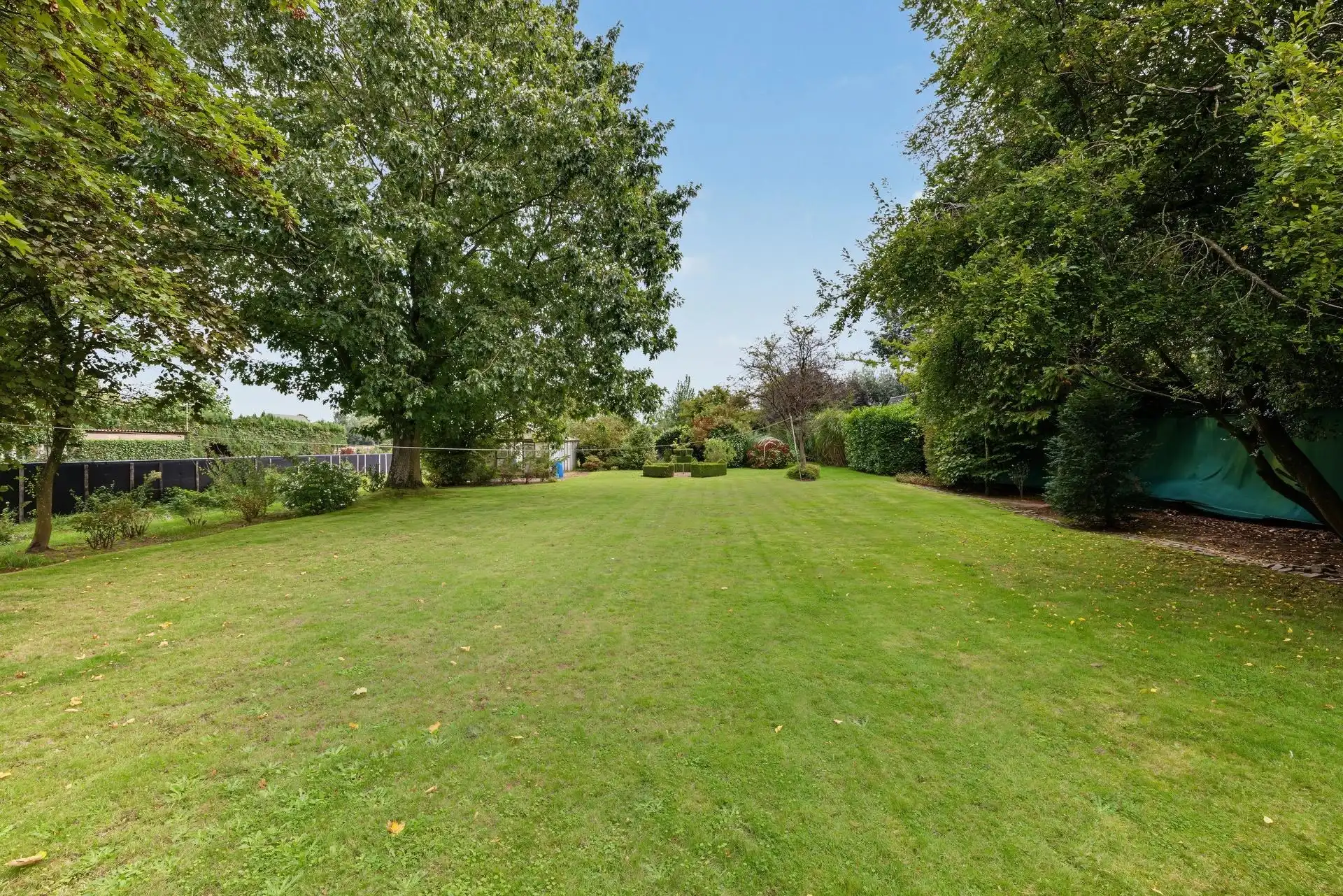 Ruim opgezette, landelijke woning mooie tuin op een perceel van ca. 3.028m² foto 22