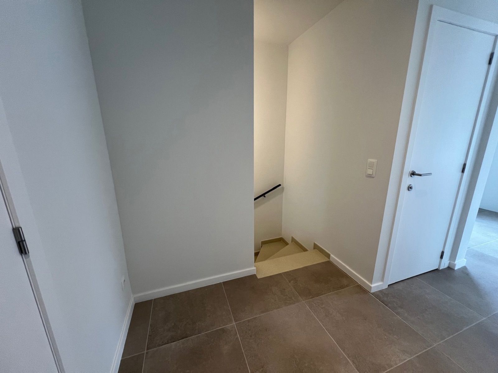 App (2023) met 2 slpk, groot terras (60m²) en carport foto 12