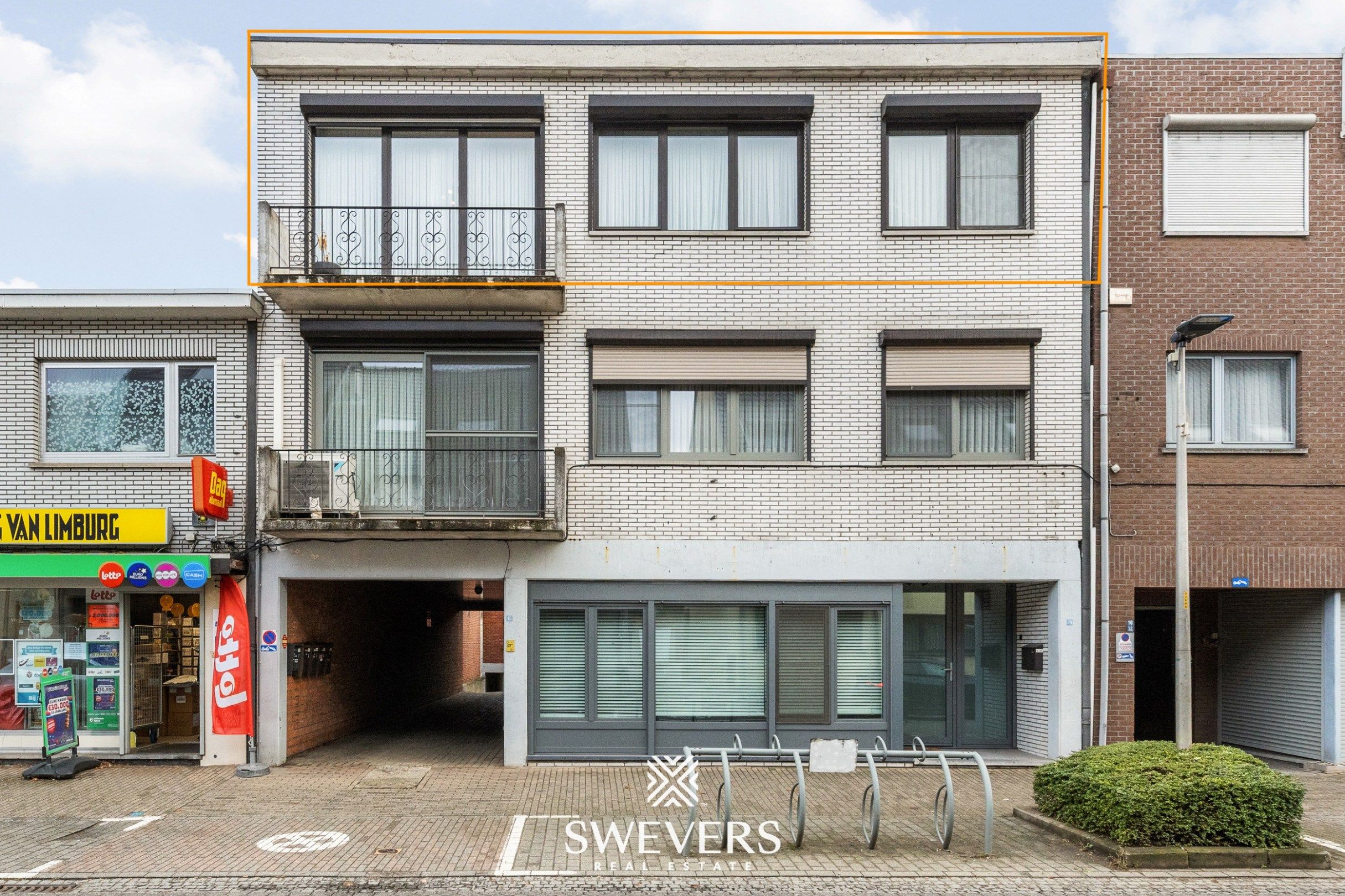 Instapklaar appartement met 2 slaapkamers in centrum Koersel foto {{pictureIndex}}