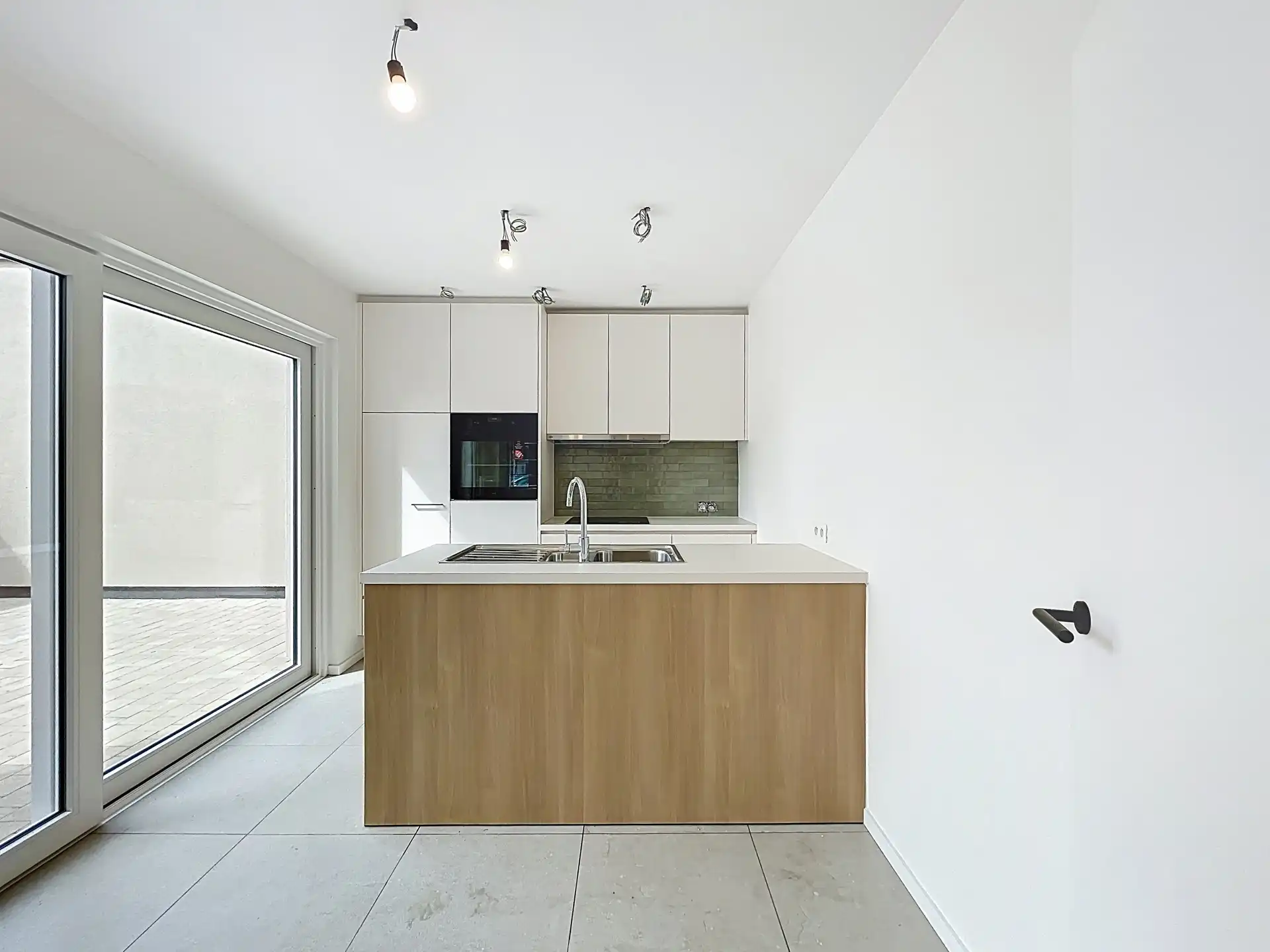 Gerenoveerde woning met 3 slp en ruim terras te Zwijnaarde foto 4