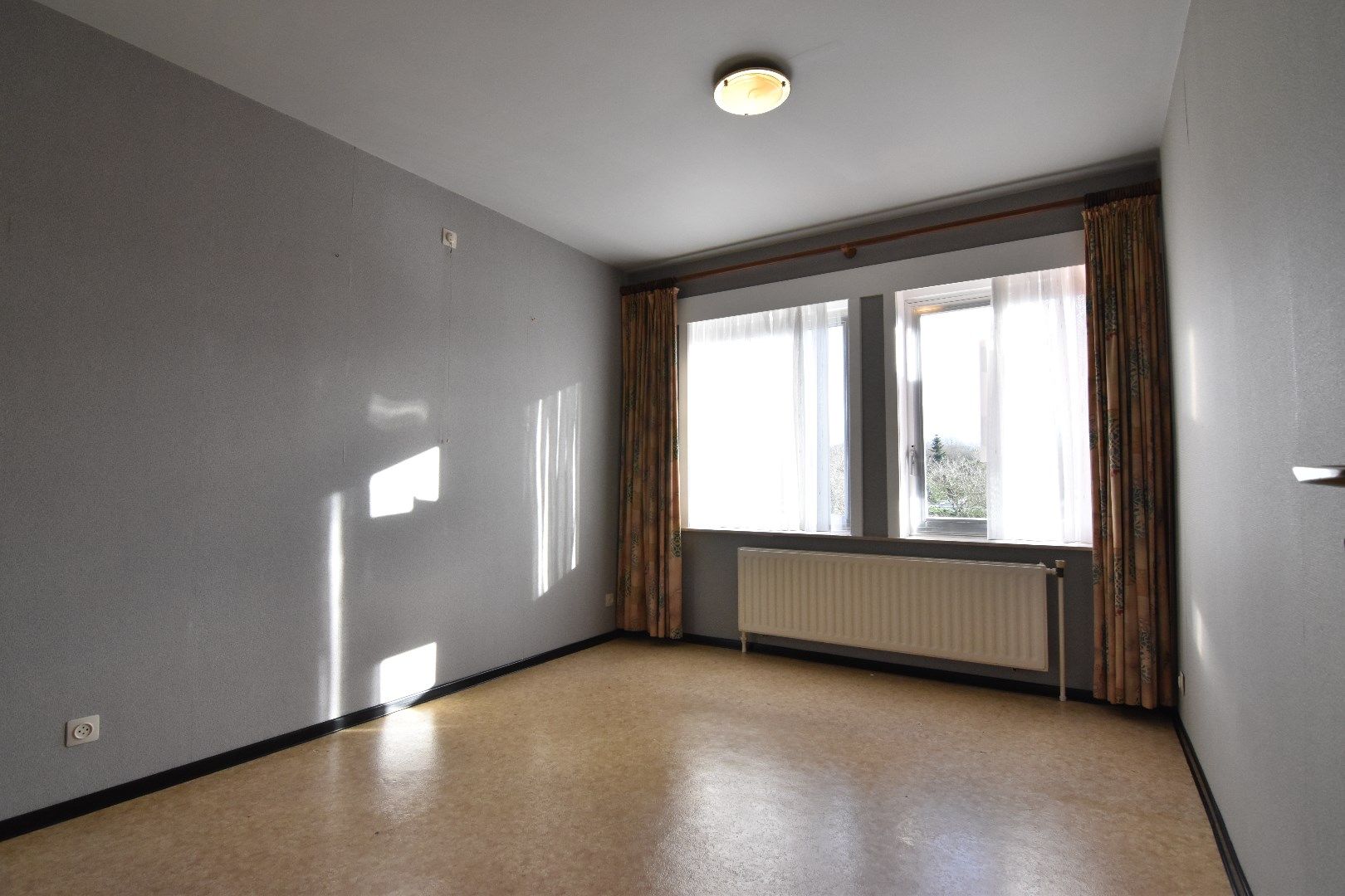 Op te frissen 2-slpk appartement - tweede verdieping foto 7