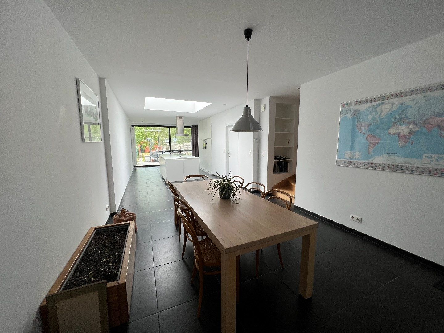 VERNIEUWDE WONING MET 3 SLAAPKAMERS, TUIN EN GARAGE IN CENTRUM IEPER foto 3