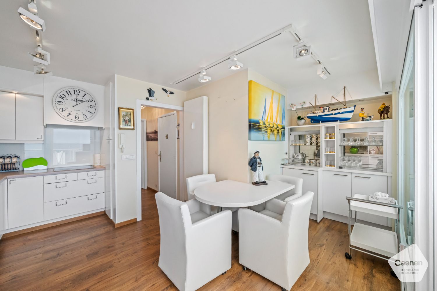 Instapklare gemeubelde penthouse met één slaapkamer en met een prachtig zicht over de zee. Met garagebox op het Casinoplein inbegrepen. foto 3