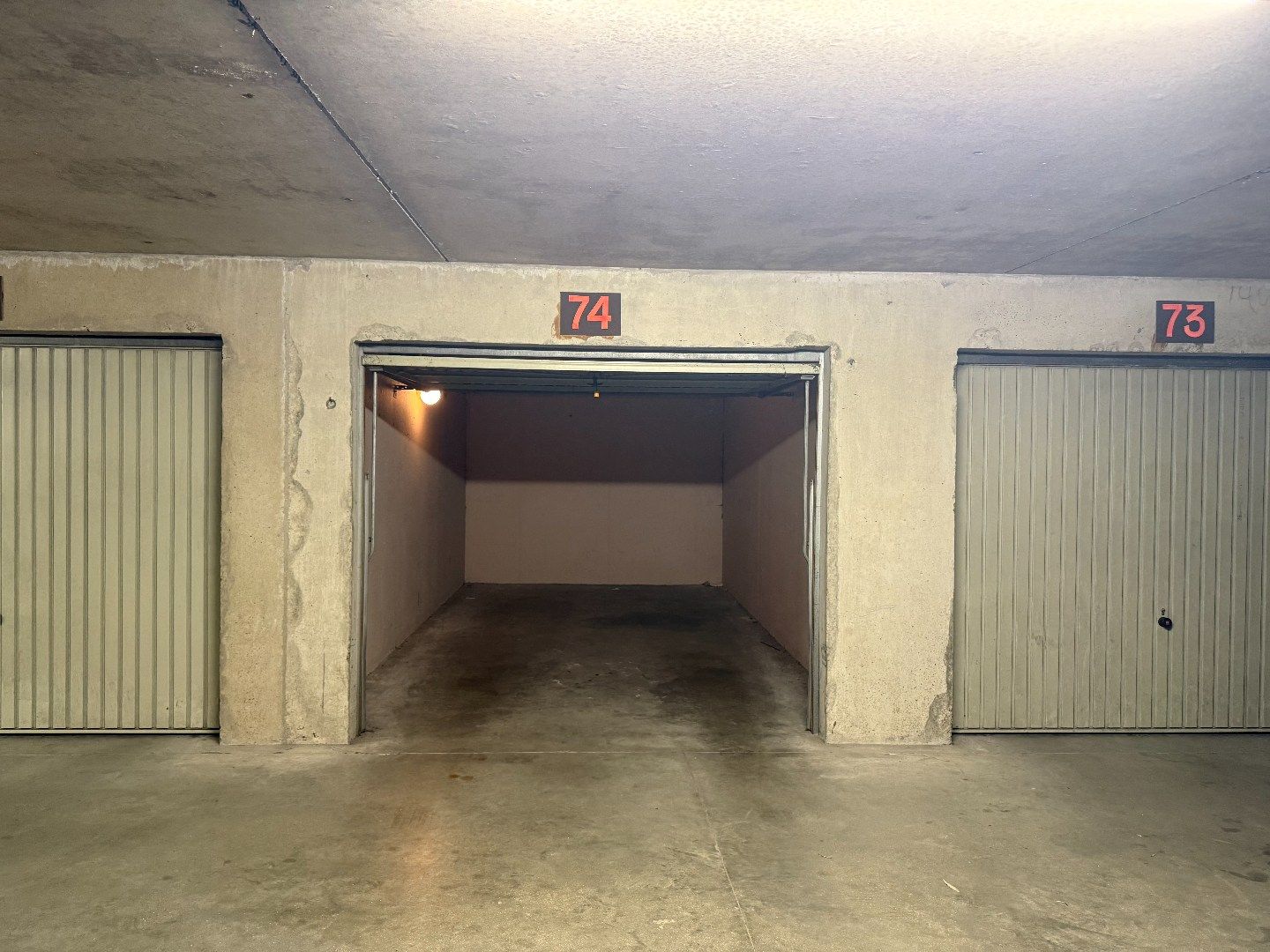 GARAGEBOX VLAKBIJ ZEEDIJK  foto 2