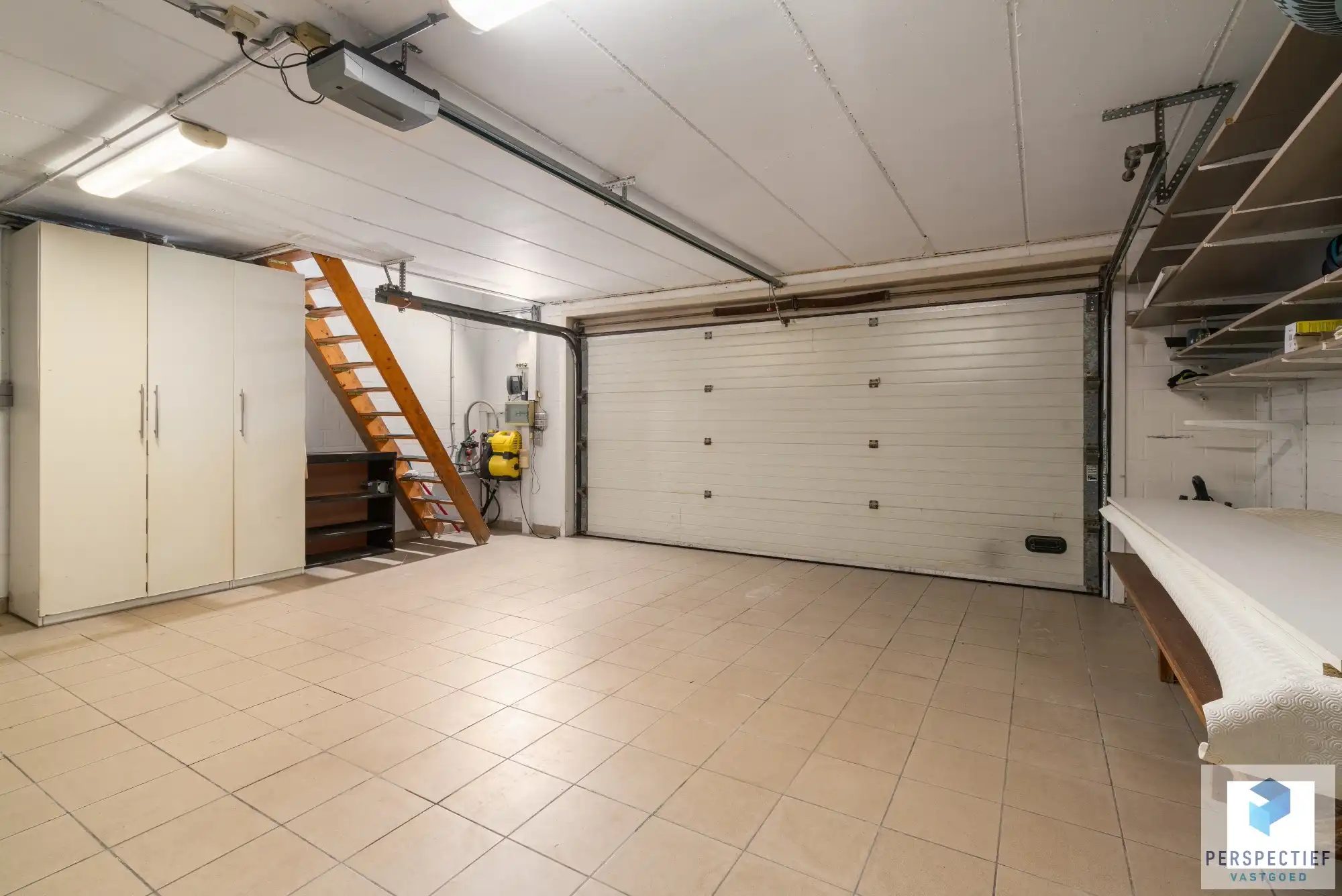 Handelspand met Winkelruimte, Magazijn en Woonst op 1.682 m² foto 47