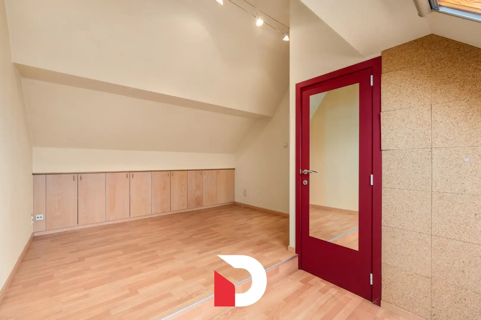 Polyvalente woning met tuin en atelierruimte foto 10