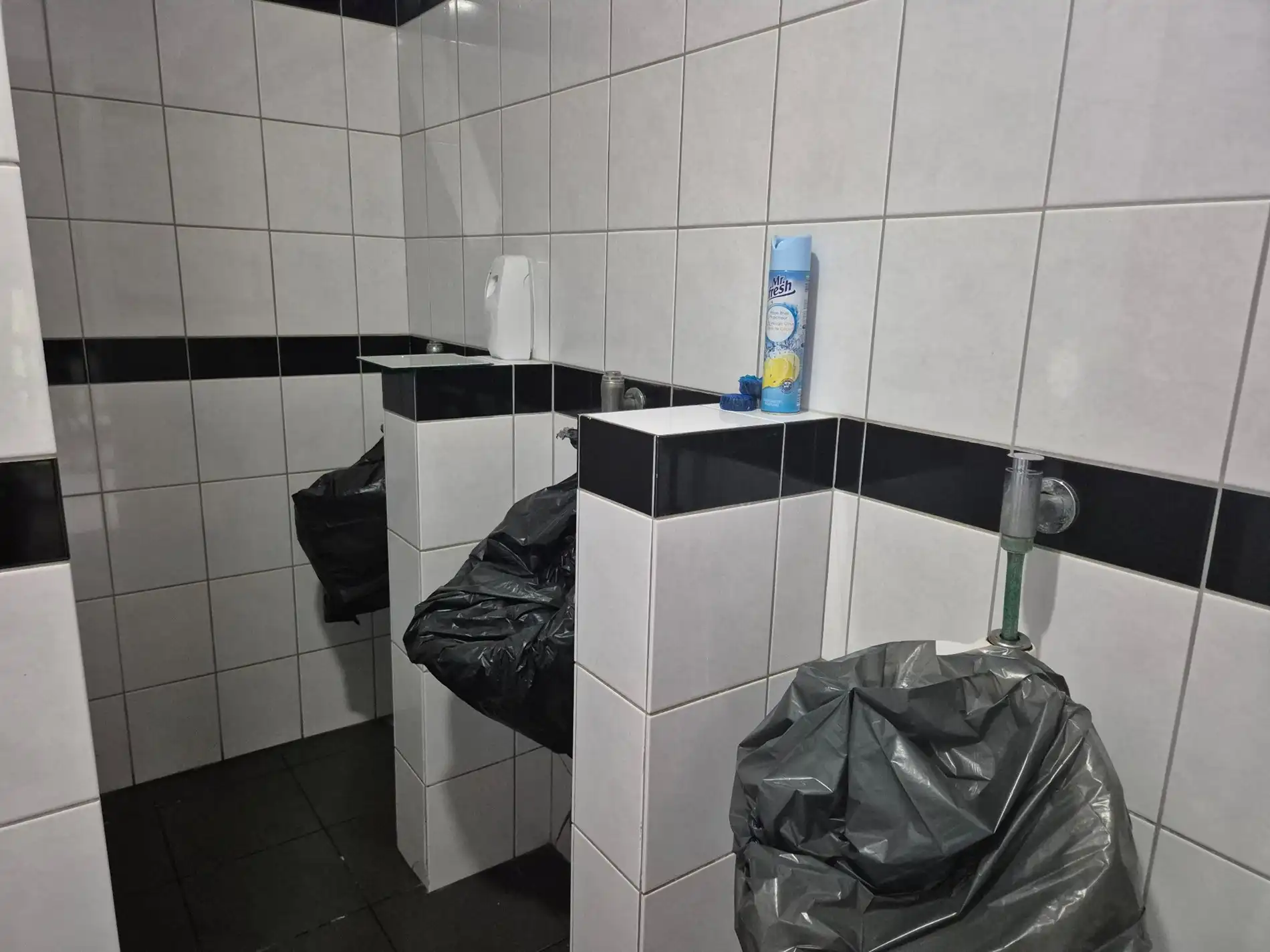 Handelspand met duplex appartement in het hart van Maasmechelen foto 7