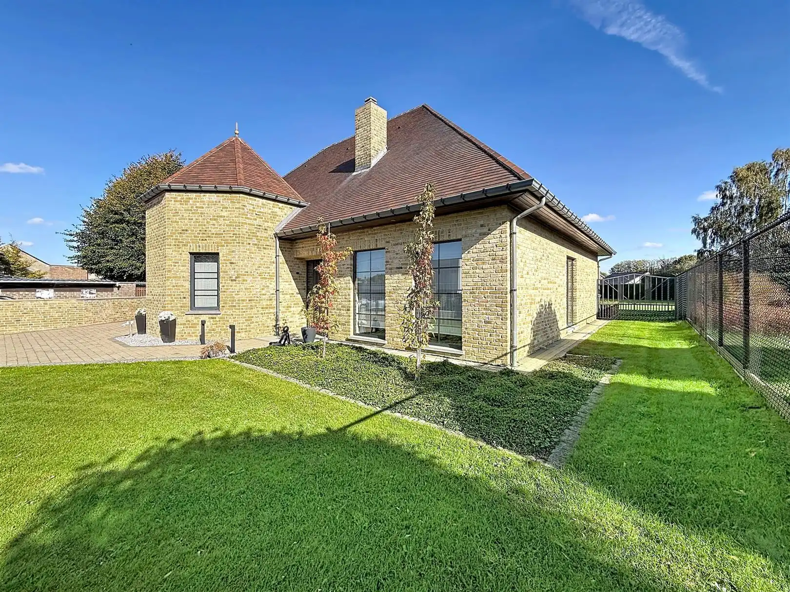 Zeer verzorgde villa, 4 slpks, tuin, opp 18a 48ca foto 2