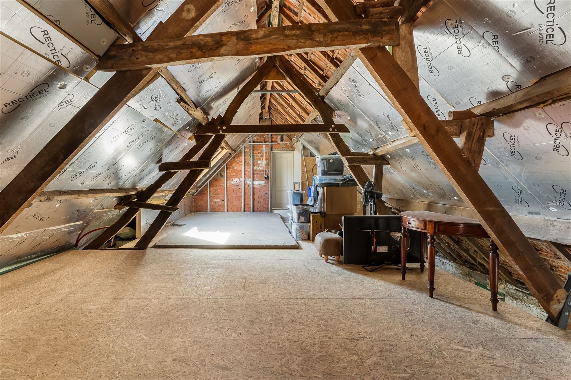 FANTASTISCH GELEGEN, DEELS GERENOVEERDEWONING OP 1817M2! foto 22
