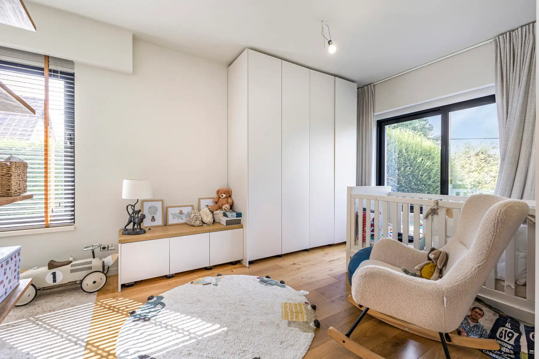 Uitzonderlijke eigendom met 4 slaapkamers en 3 badkamers foto 15