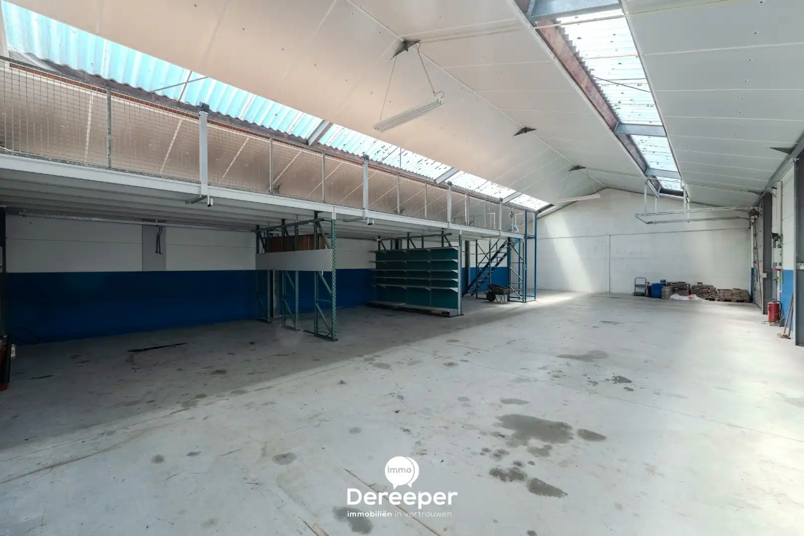 Karaktervolle woning met ruime bijgebouwen, showroom en atelier op een perceel van 2.084 m² foto 19